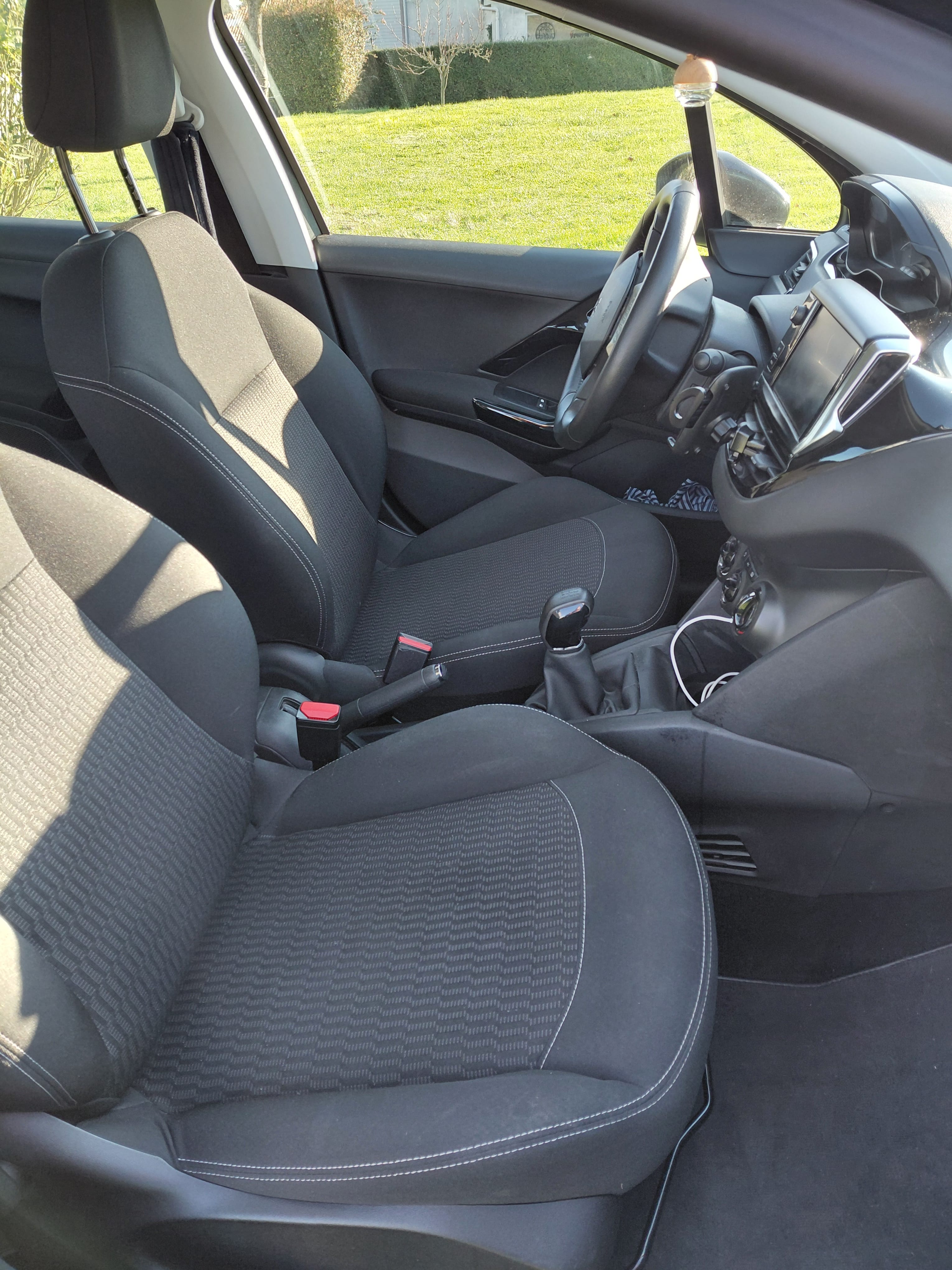 Peugeot 208 avec Régulateur de vitesse