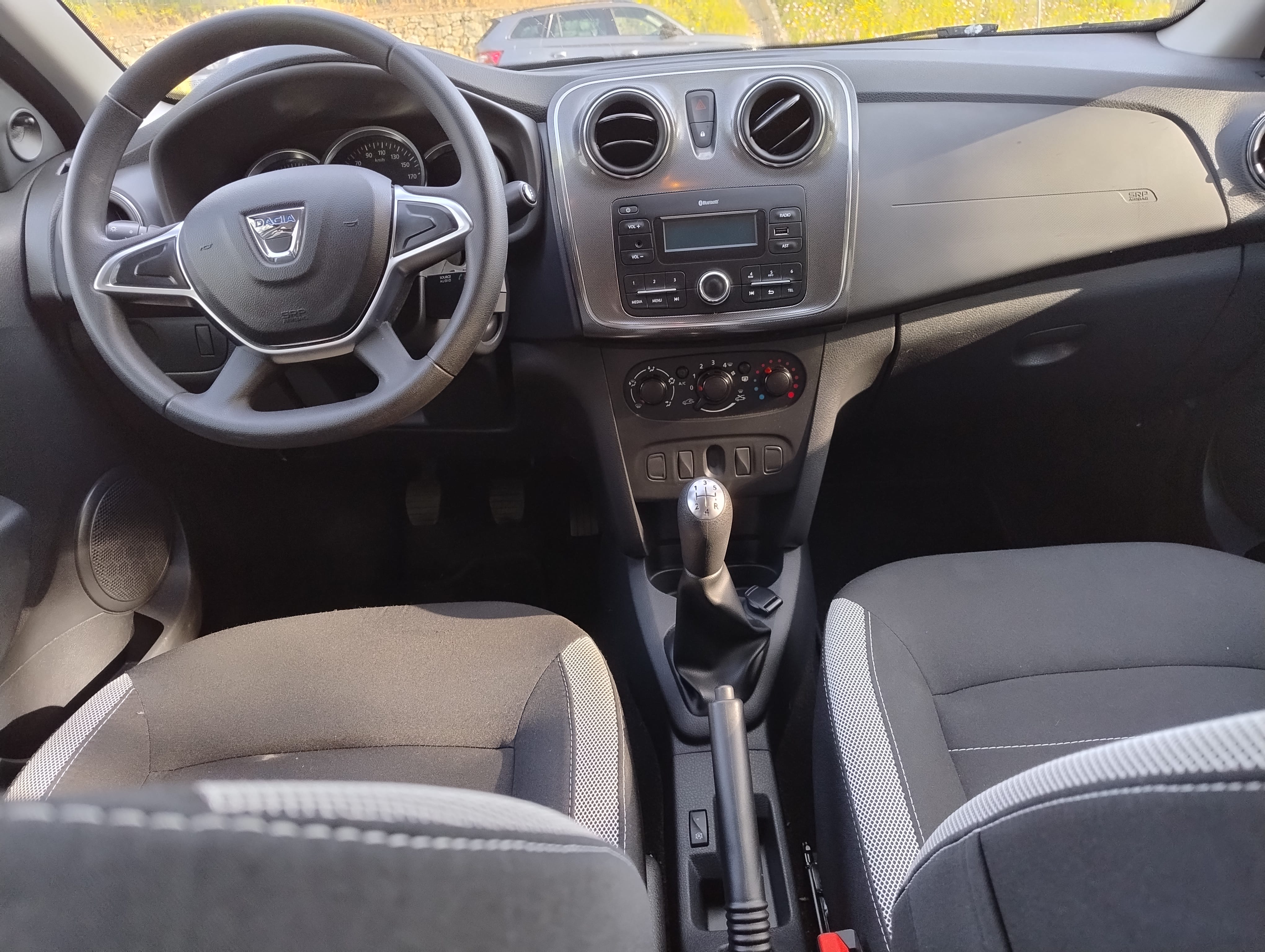 Dacia Sandero Essential mit Autoradio