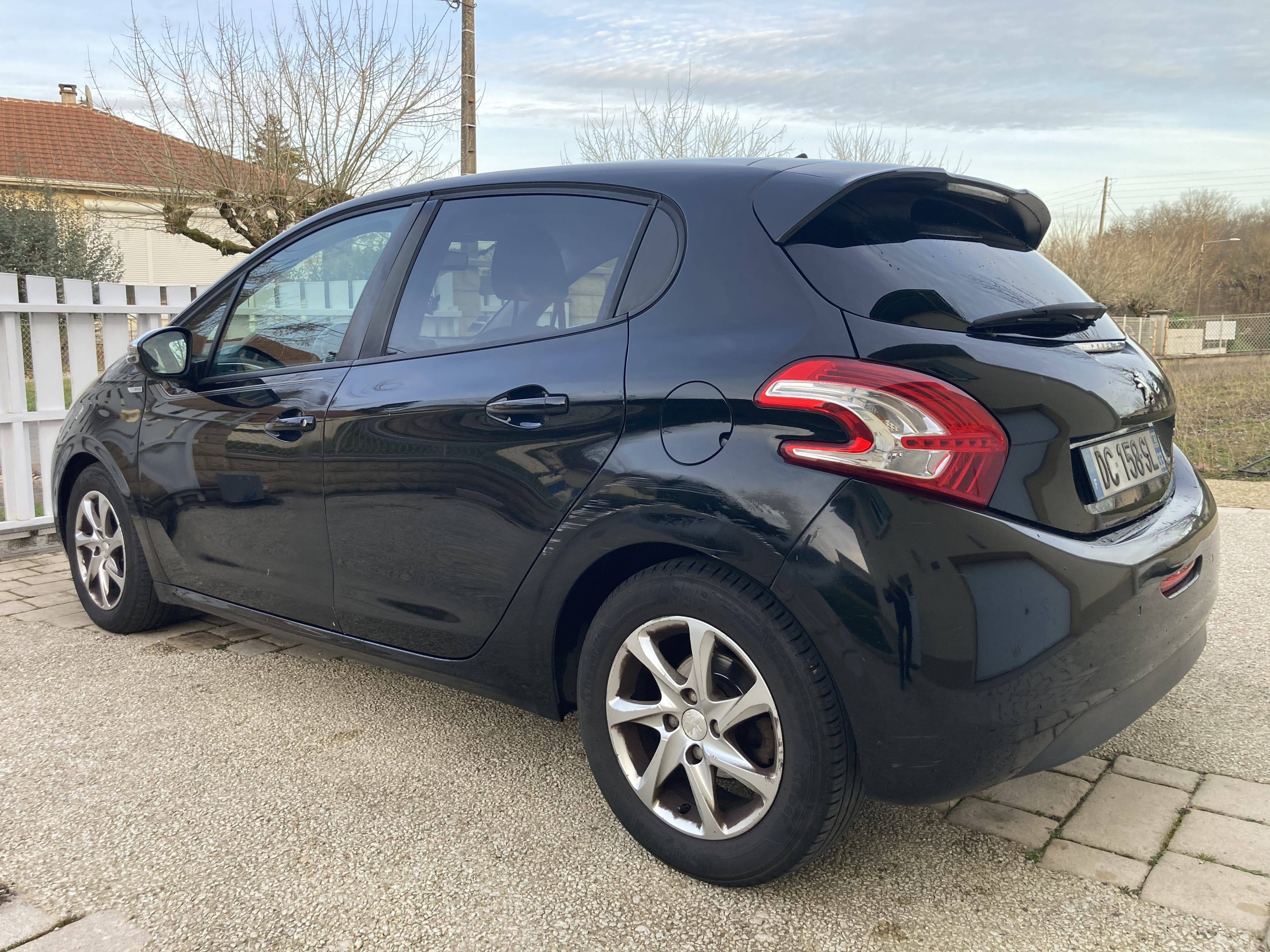Peugeot 208 GTI avec GPS