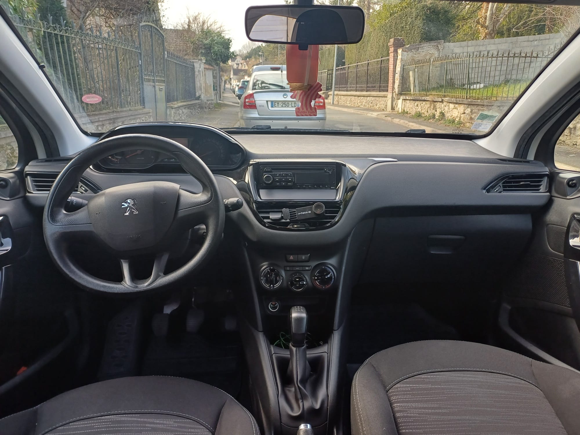 Peugeot 208 avec Entrée audio / iPod