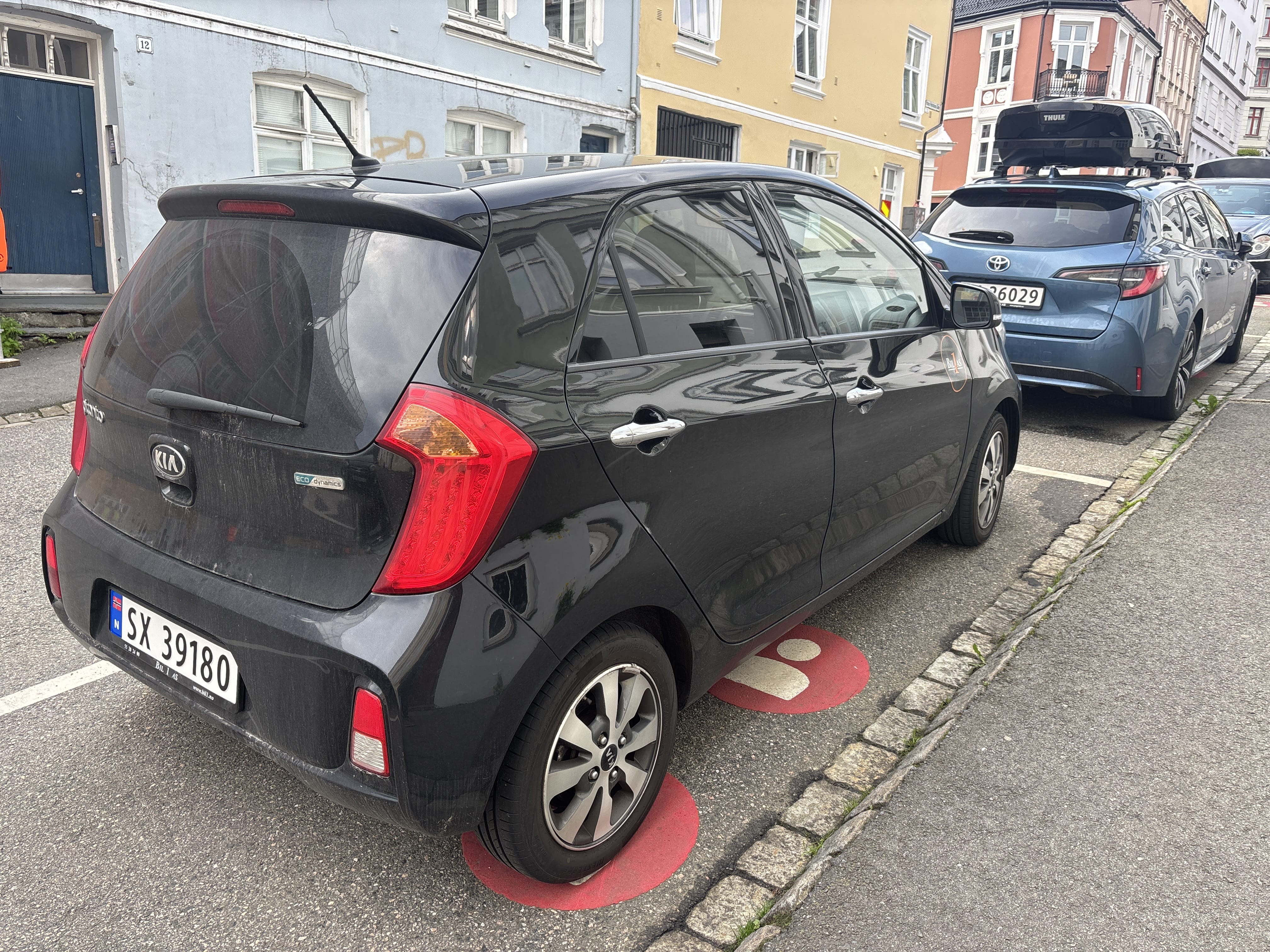 Kia Picanto 5 seter sort med Lydinngang