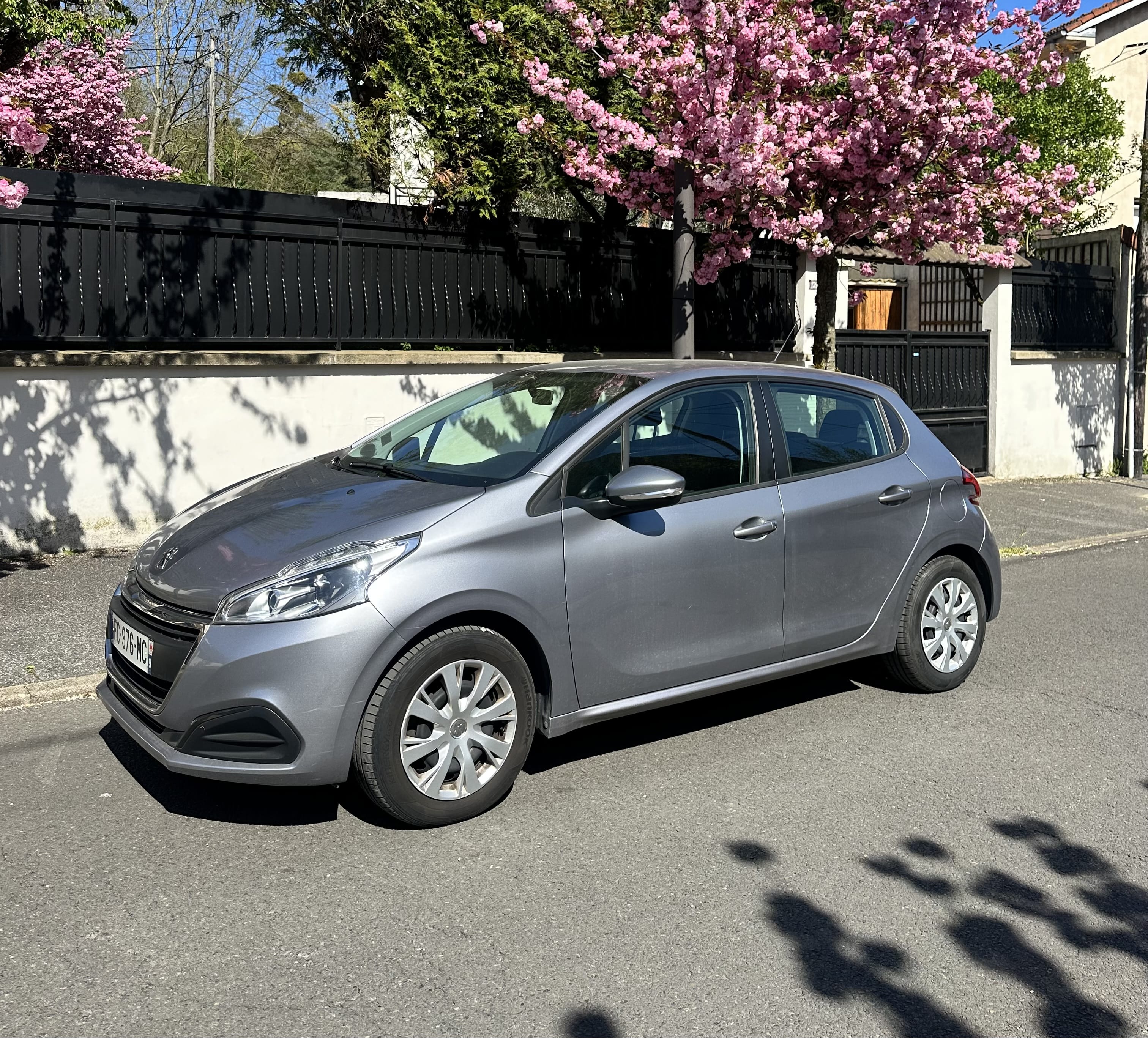 Peugeot 208 avec GPS