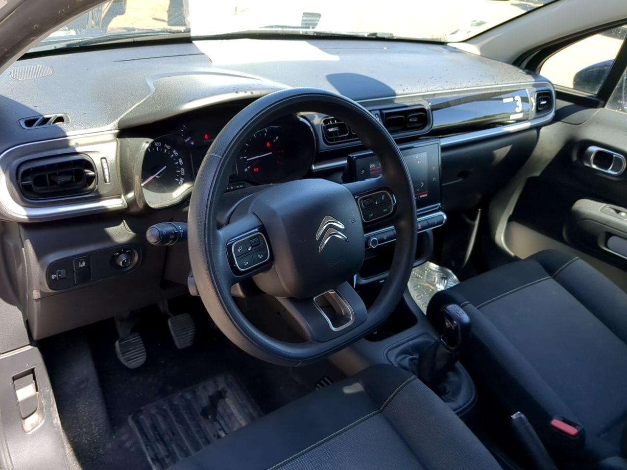 Citroen C3 essence grise avec GPS