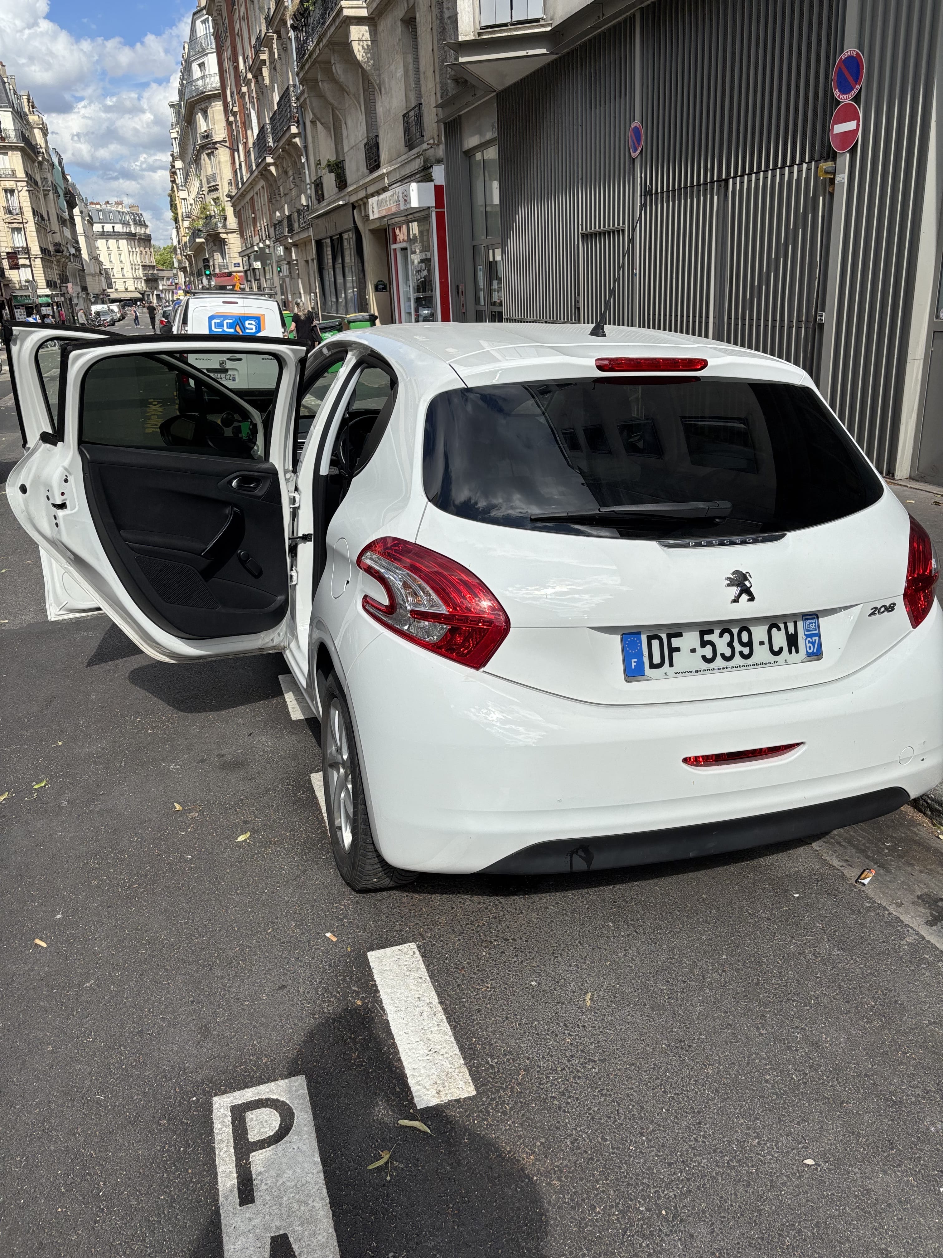 Peugeot 208  1.2 vti 82 SP98 avec Audio Bluetooth