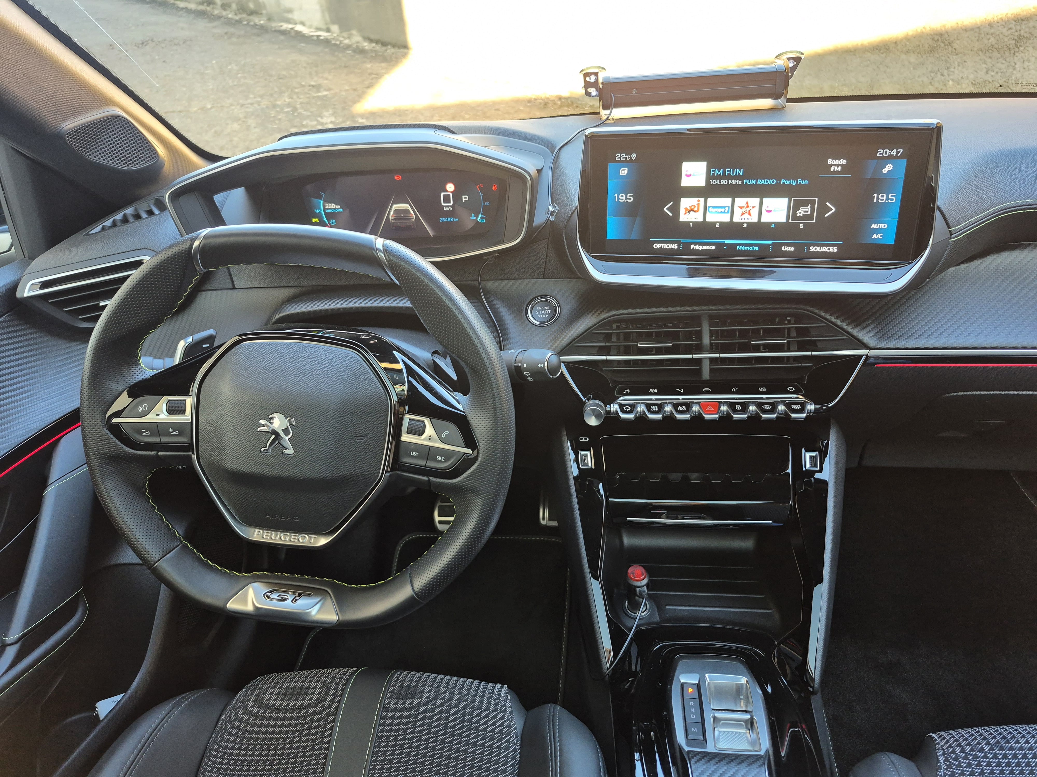 Peugeot 208 GT Line avec GPS