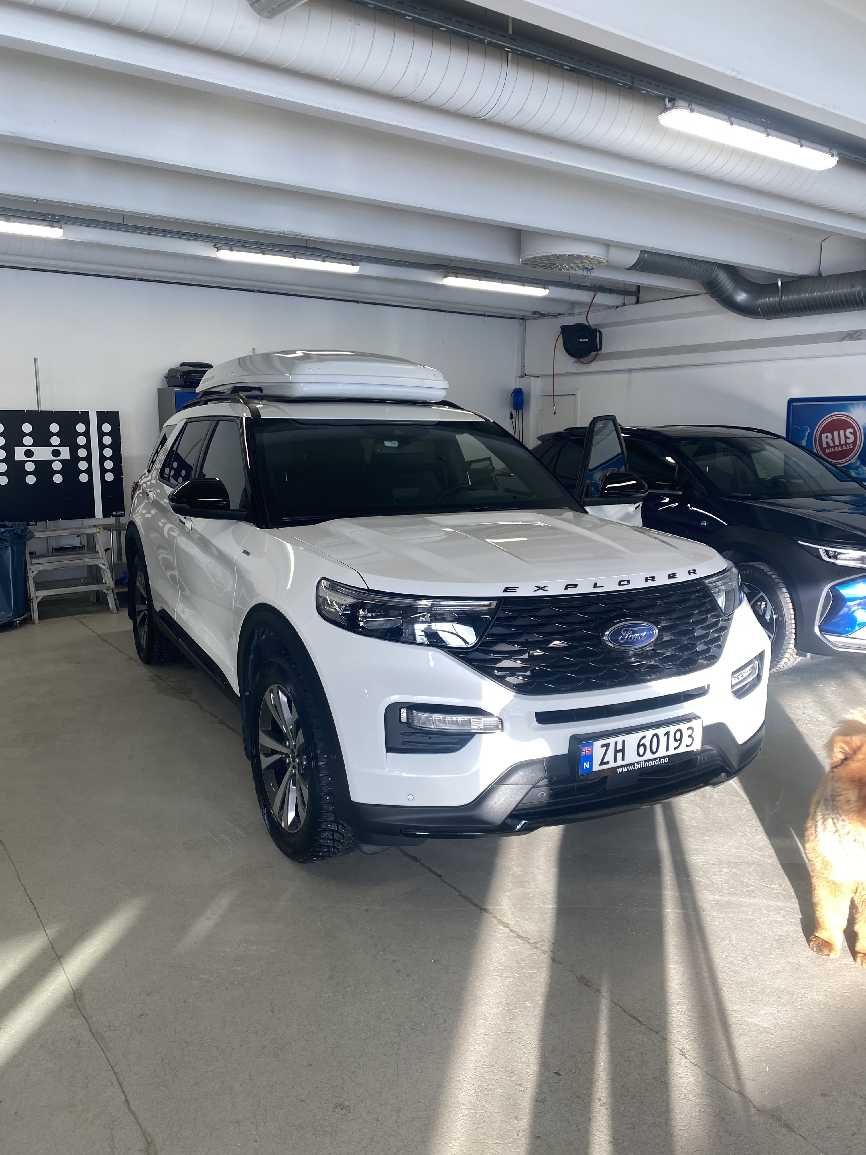 Ford Explorer 3 liter V6 480 Hk hybrid, 2021, Blyfri 95, automatique, 7 places