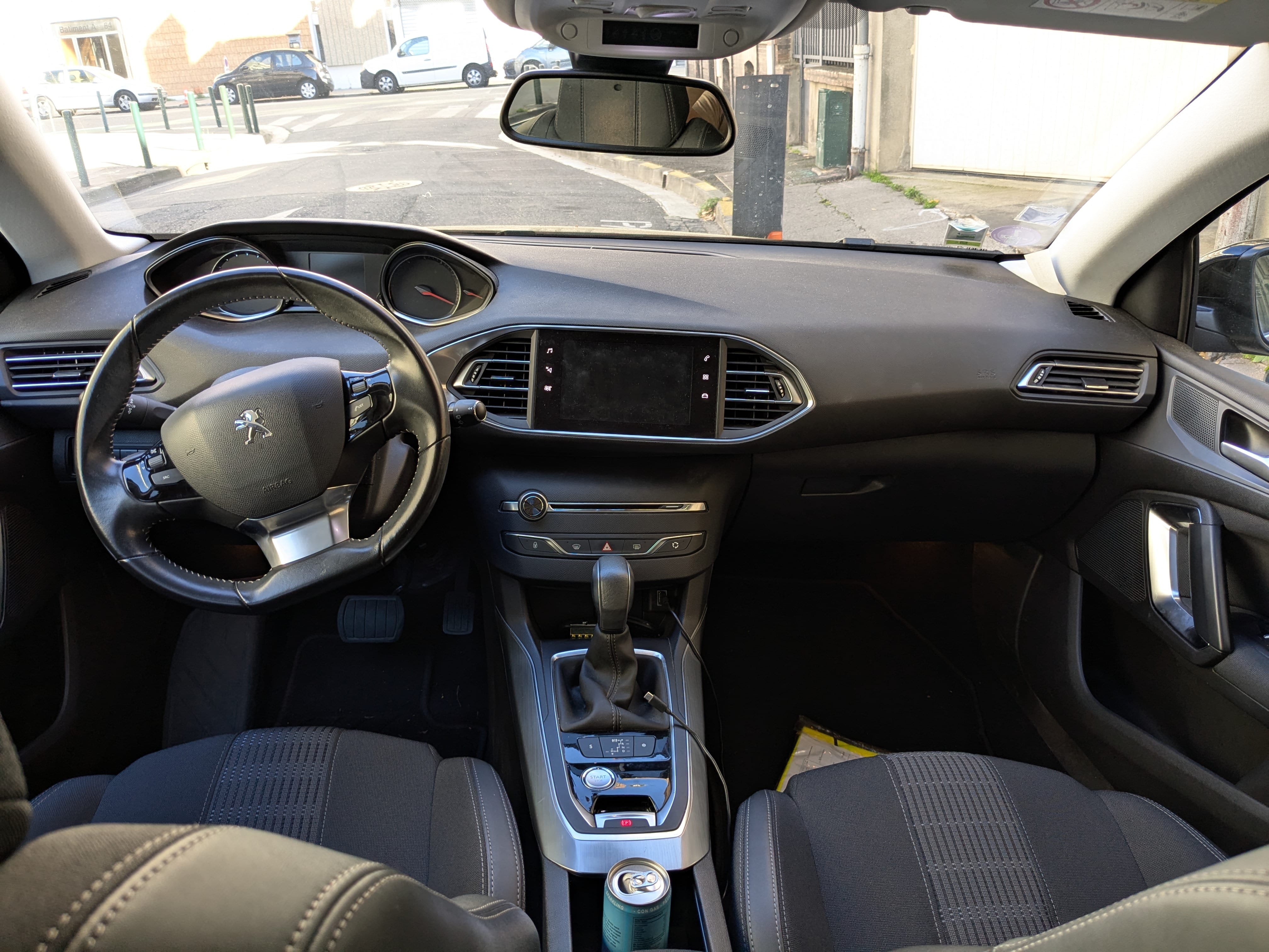 Peugeot 308 1.2 130cv Essence met Cruise control