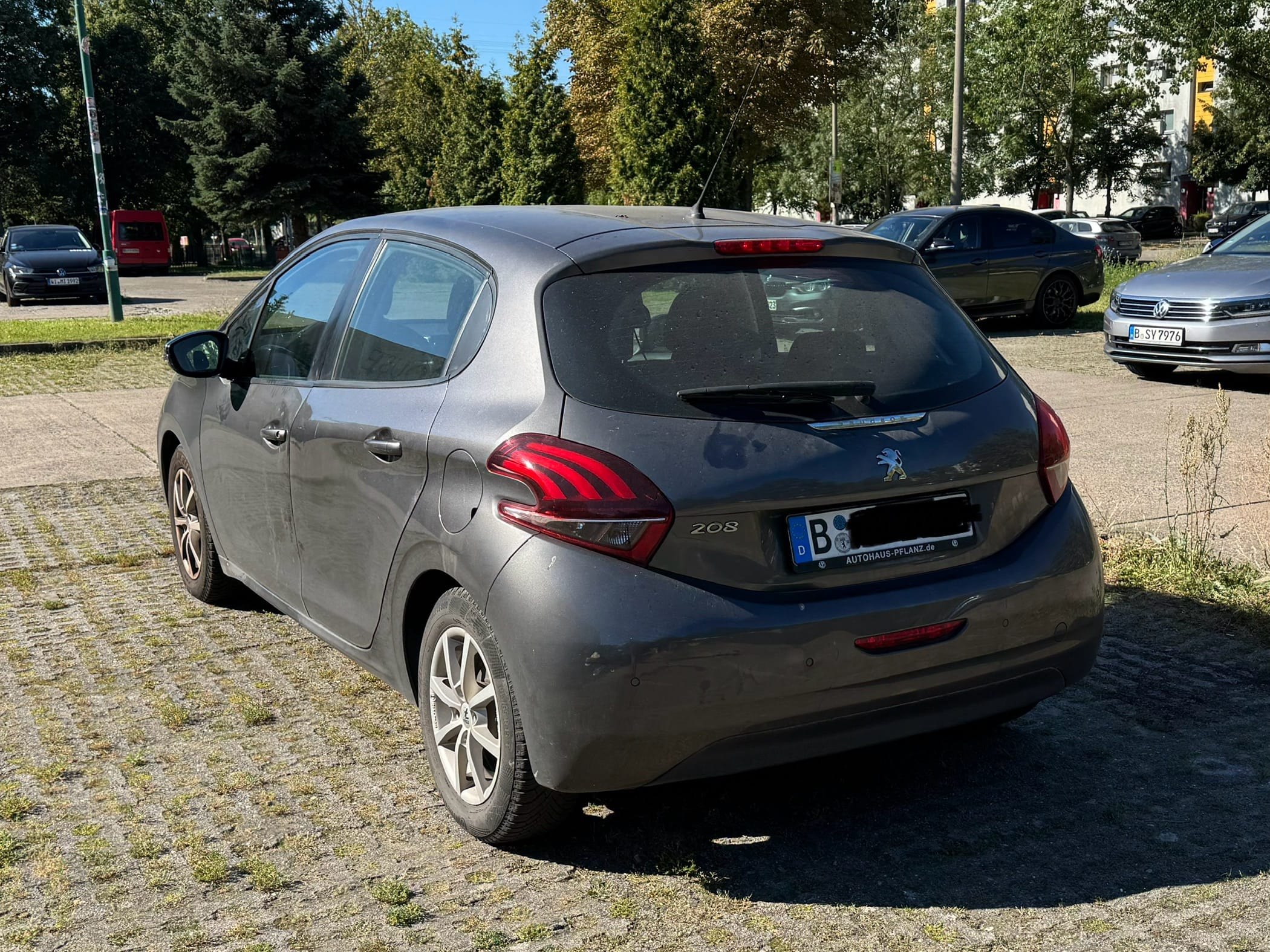 Peugeot 208 with Cruise control