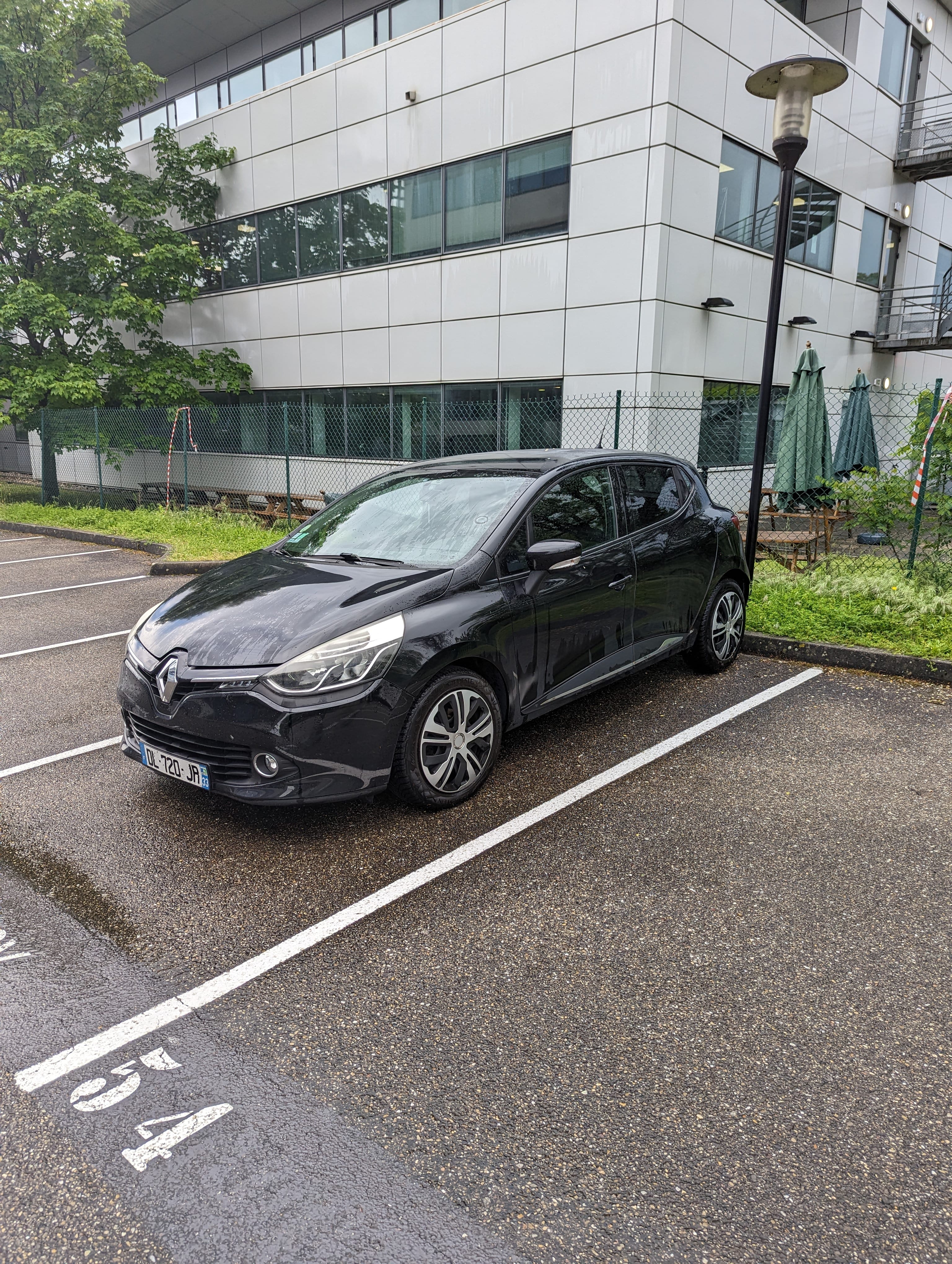 Renault Clio IV Noire, équipée de Barre de toit, 2014, Diesel