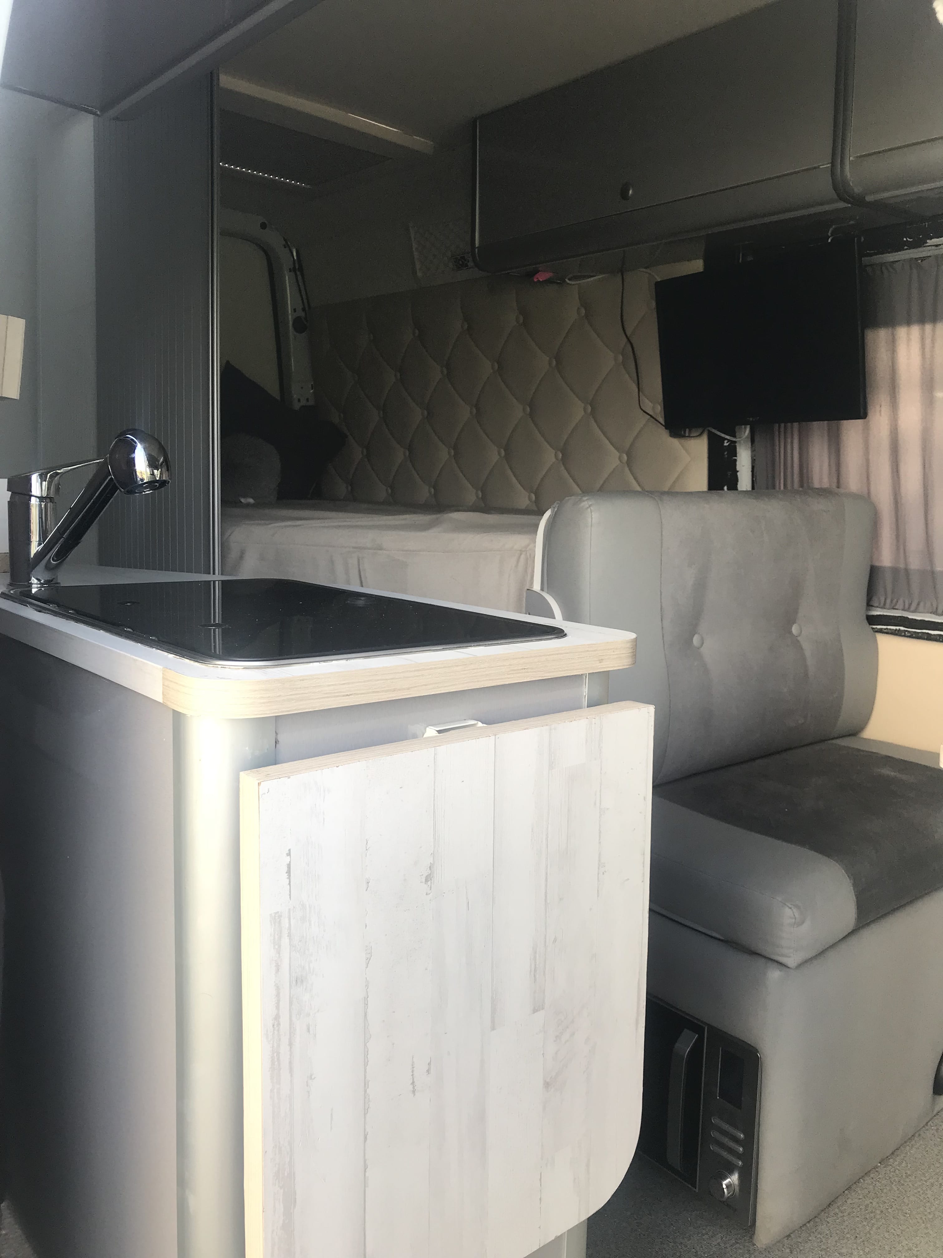 Mercedes Sprinter Van amenagé avec GPS