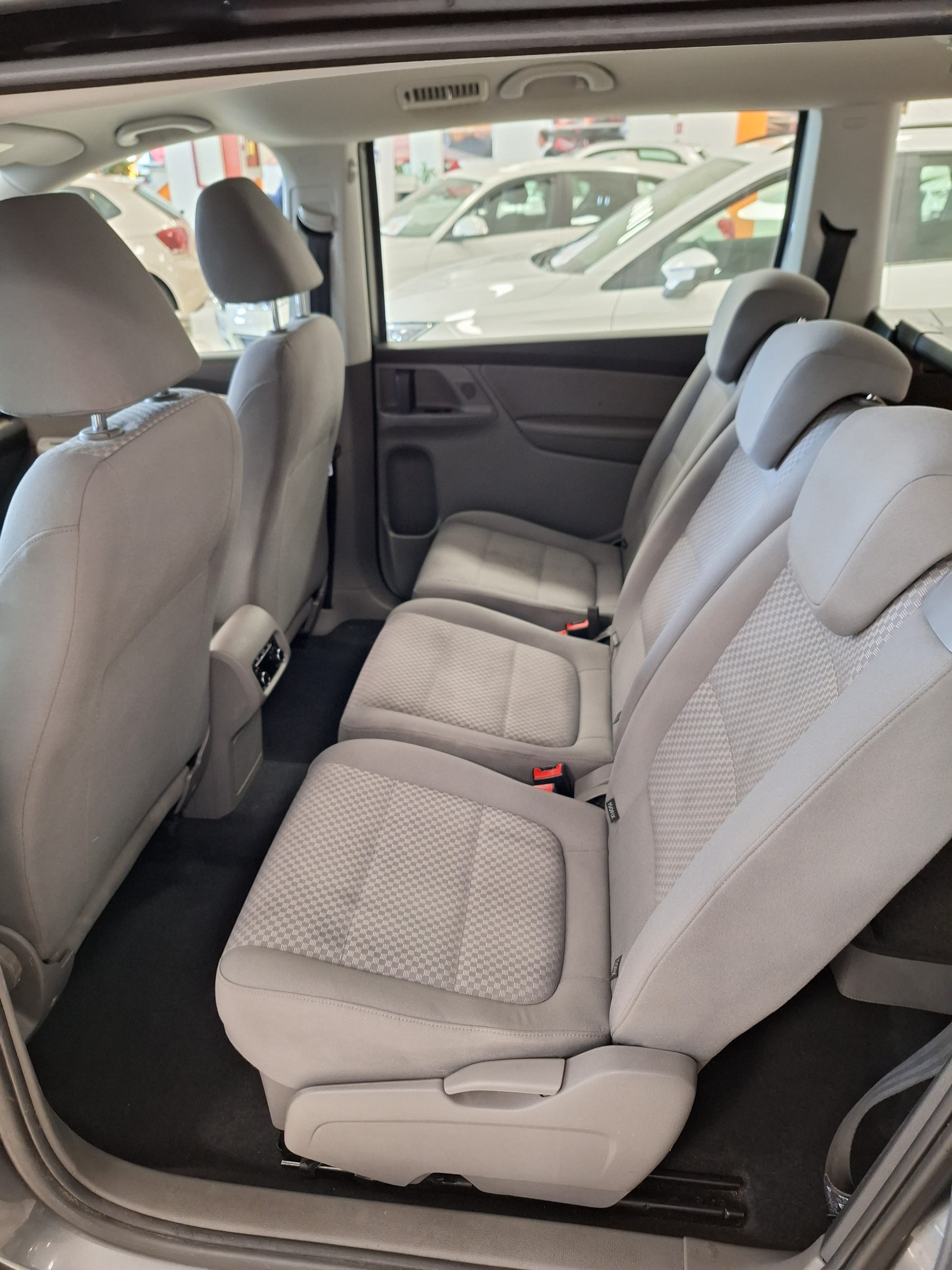 Seat Alhambra med Bluetooth audio