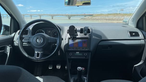 Volkswagen Polo V - Sur-équipé (+location 4 vélos max) - 1.2 - 70cv avec GPS