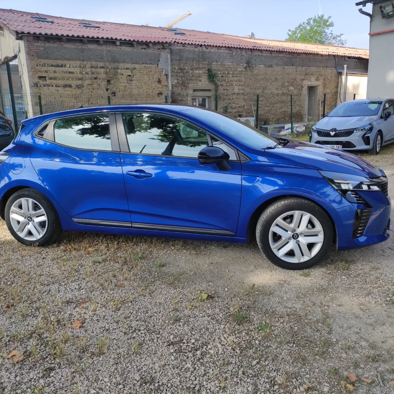 Renault Clio E-tech, 2024, Essence 95 / Électrique (hybride), automatique