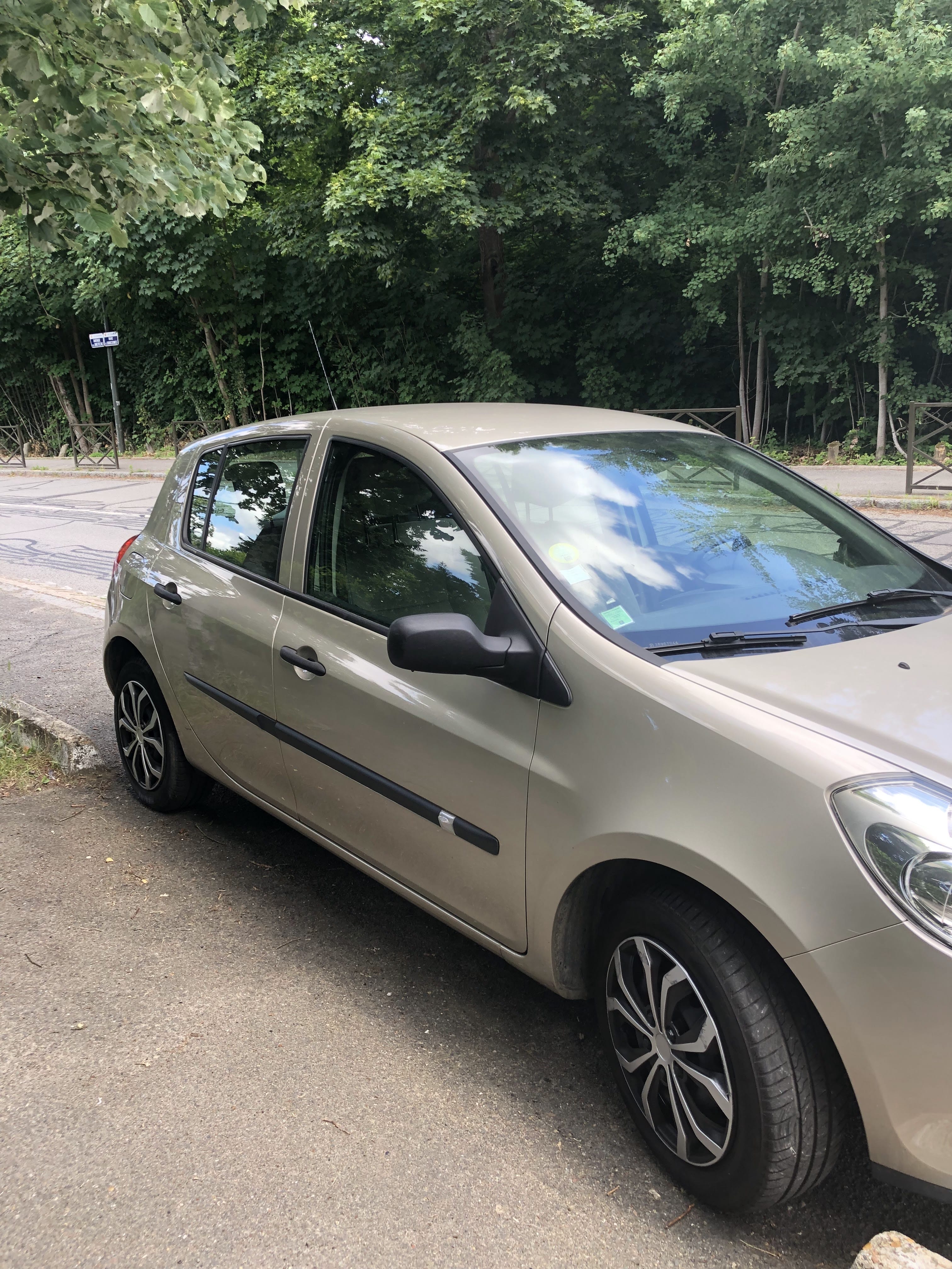 Renault Clio avec Entrée audio / iPod