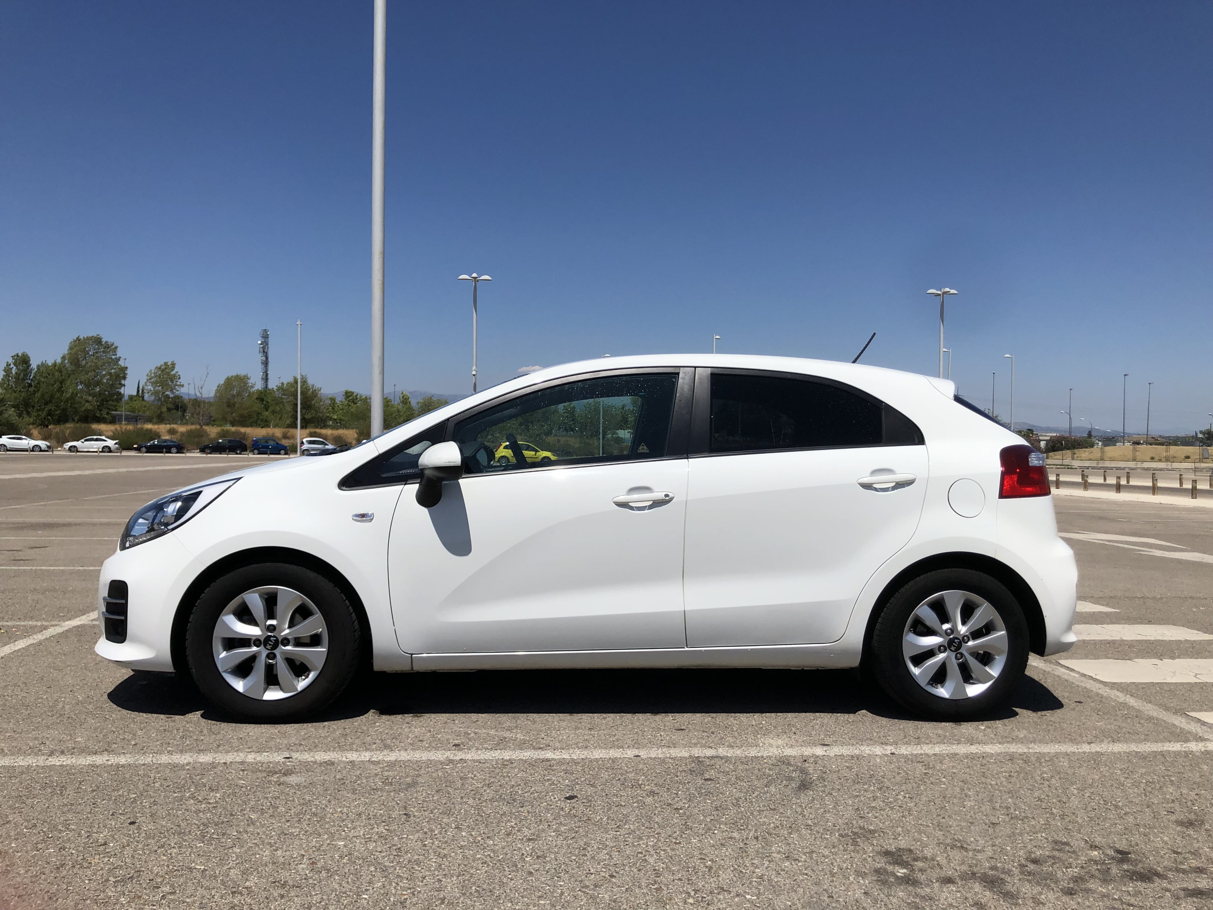 Kia Rio 1.2 CVVT 84cv con Aire acondicionado