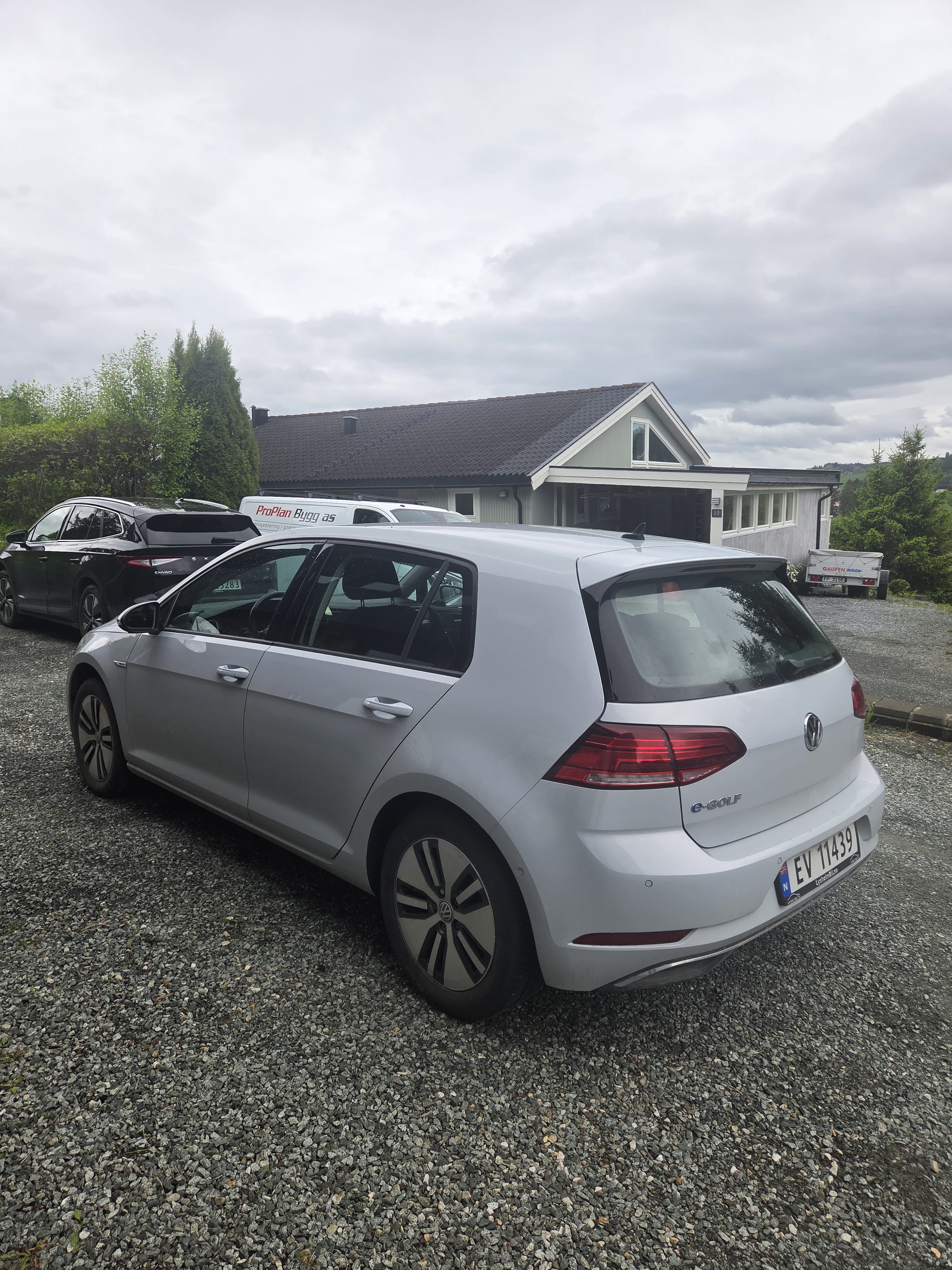Volkswagen e-Golf with Backup camera
