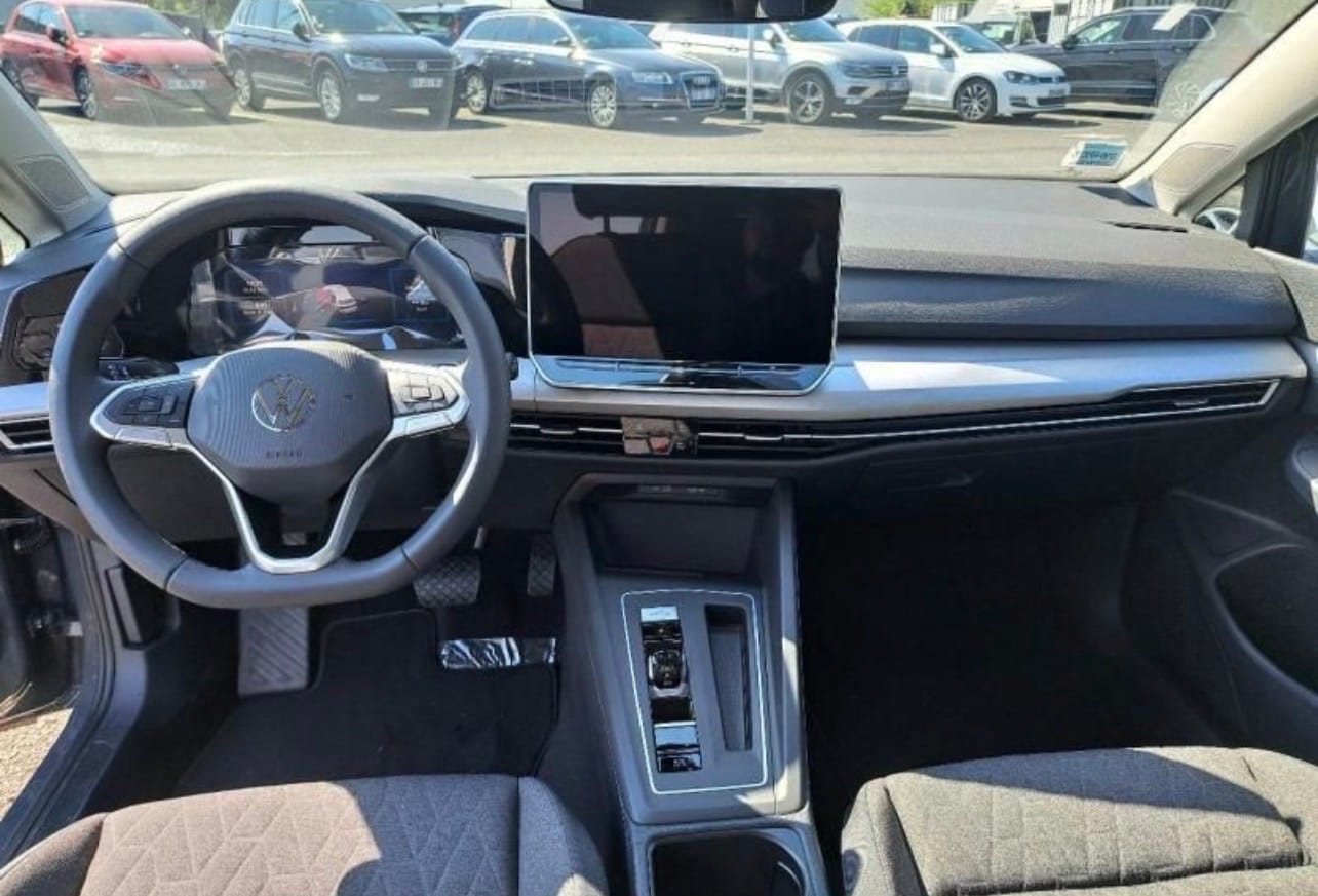 Volkswagen Golf avec GPS