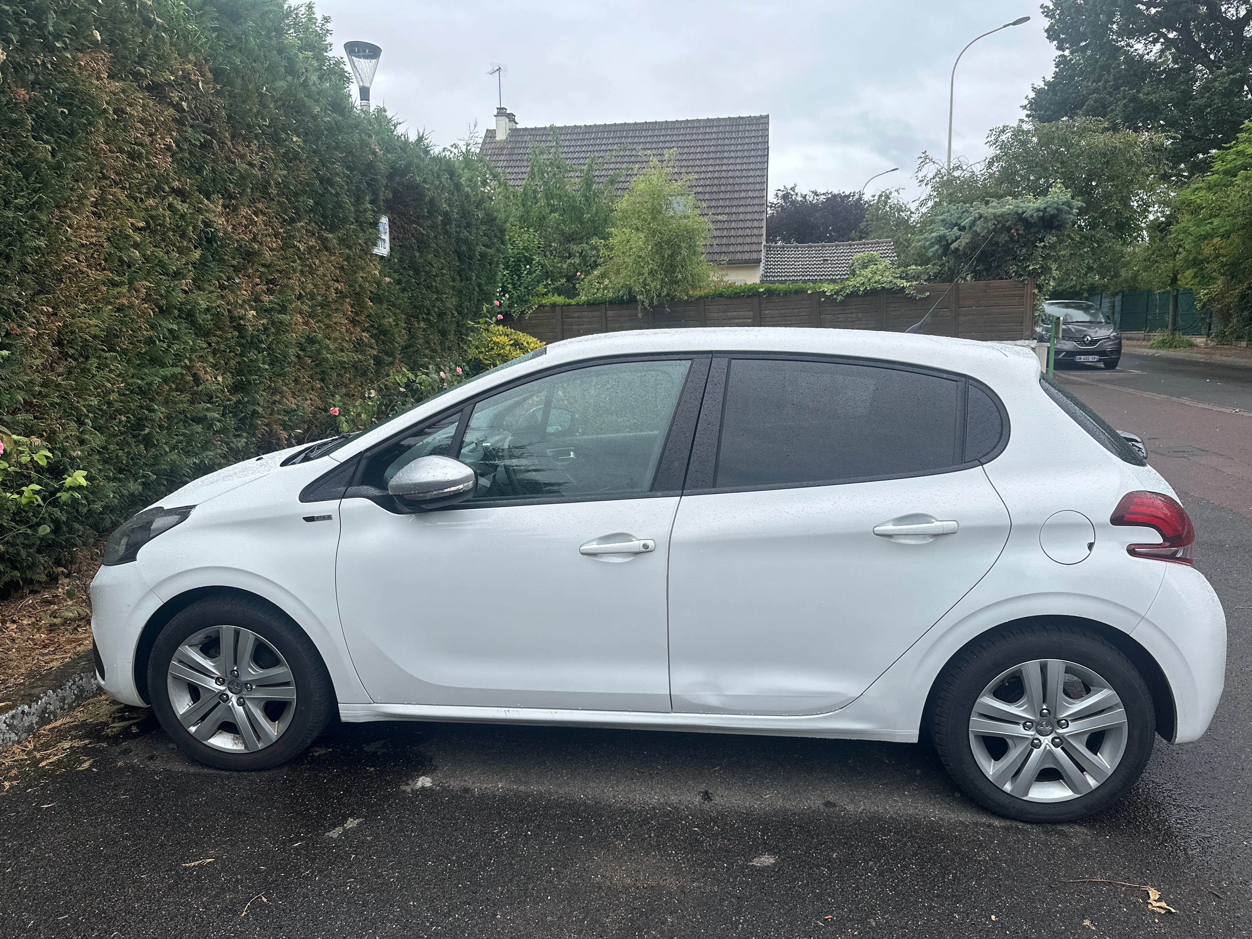 Peugeot 208 1,2 82 chevaux avec Climatisation