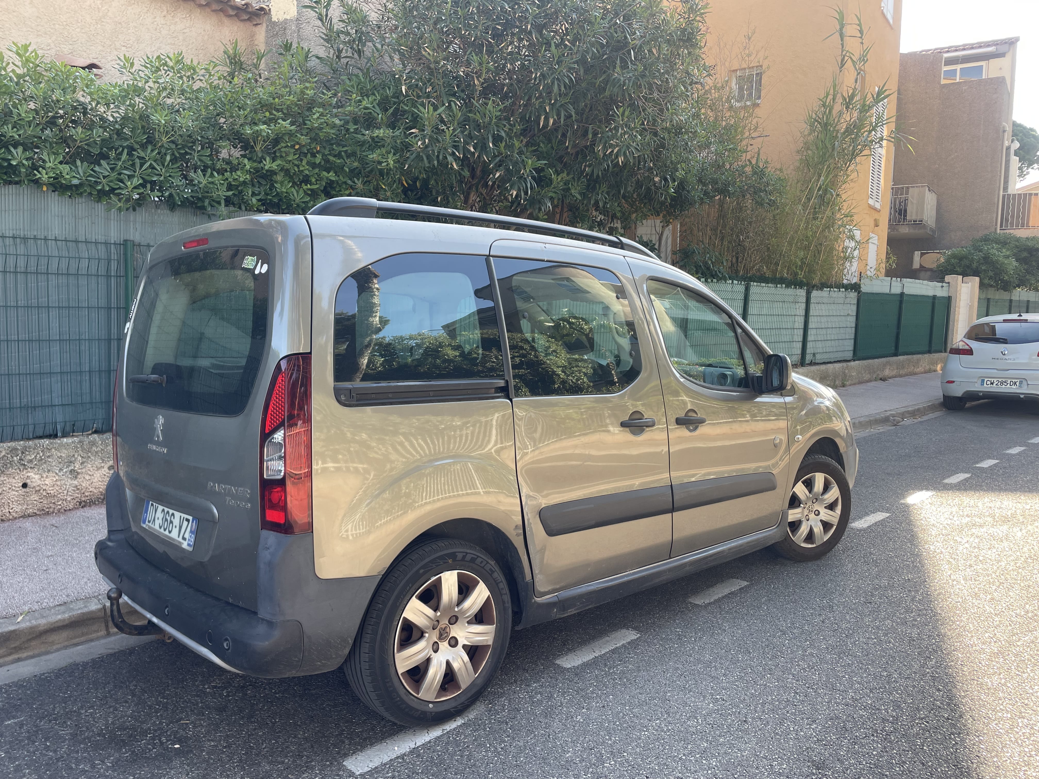 Peugeot Partner Tepee avec Android Auto