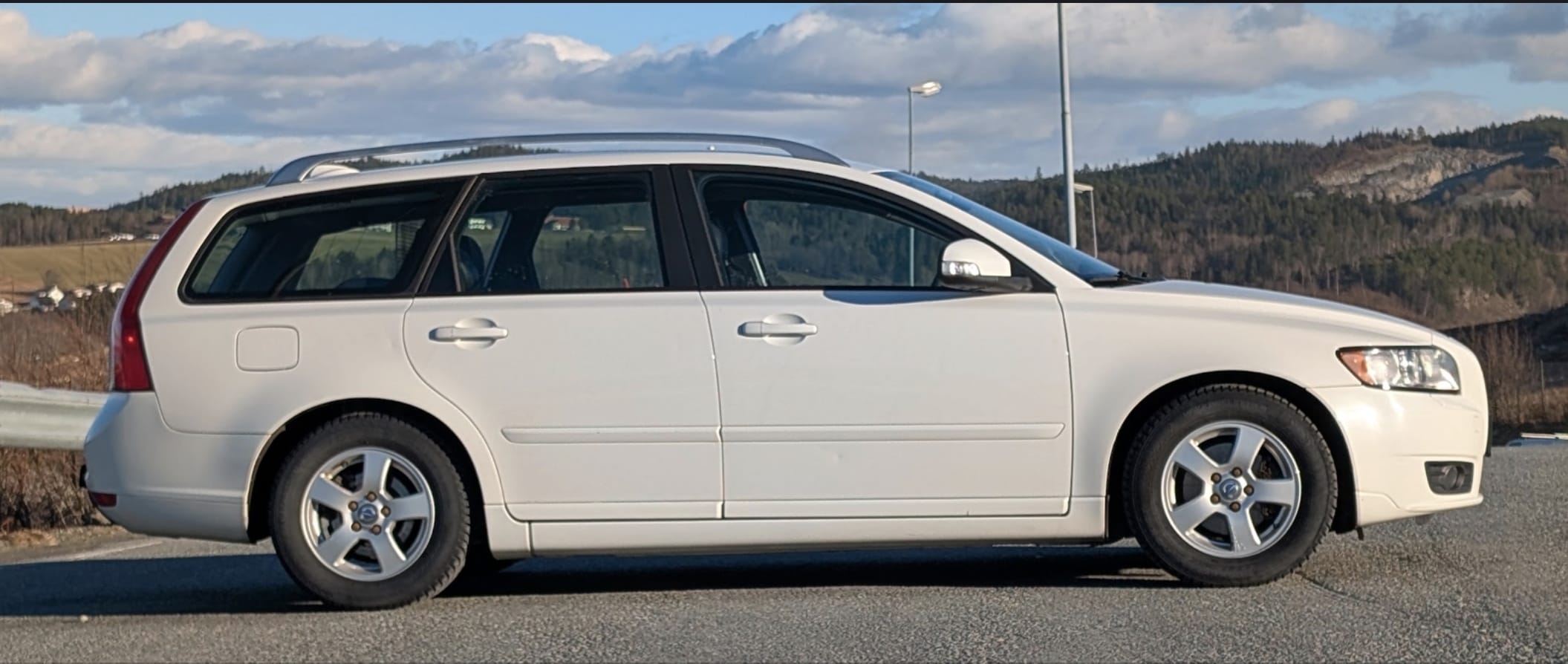 Volvo V50 with Cruise control