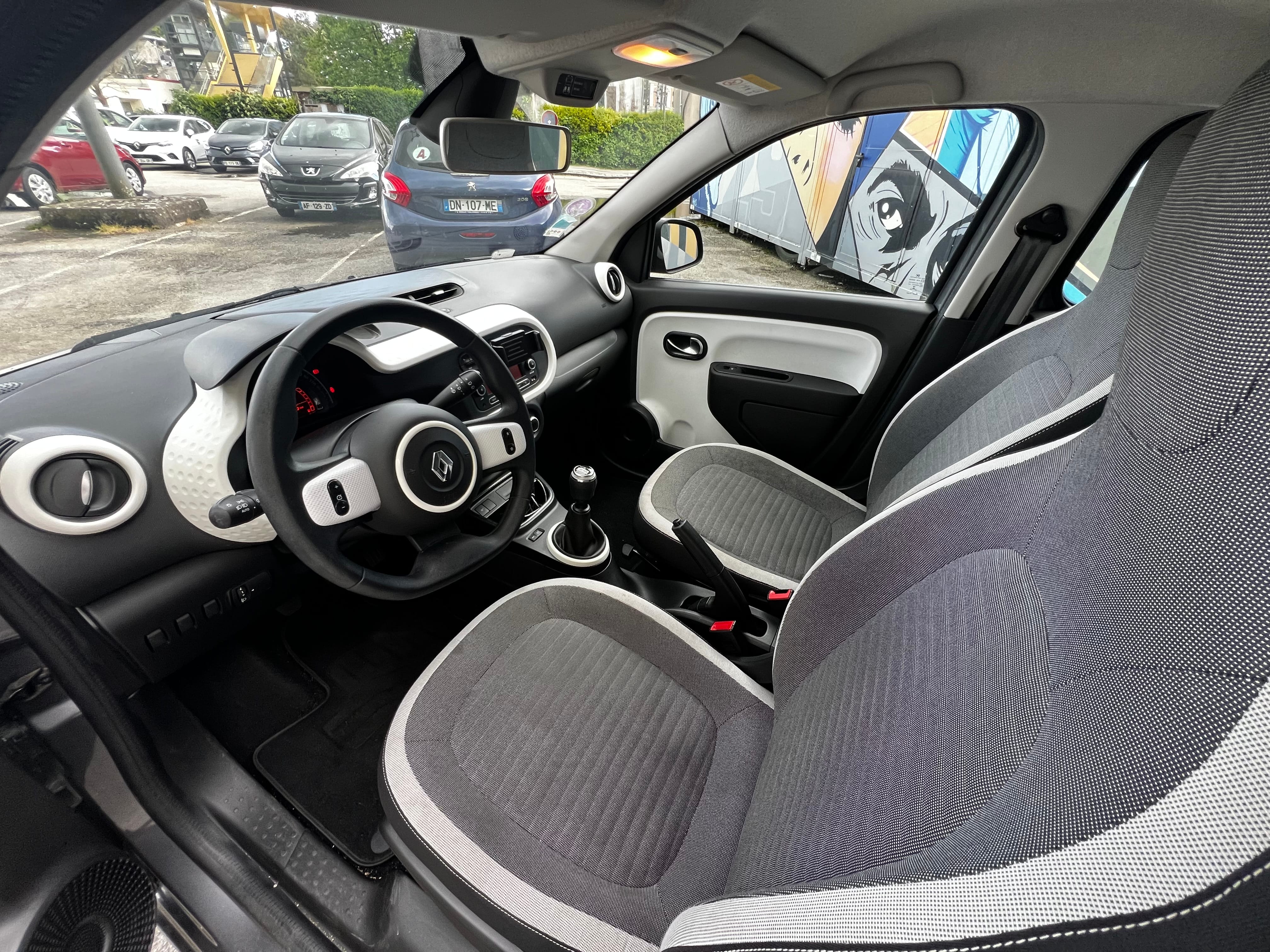 Renault Twingo III avec Siège bébé
