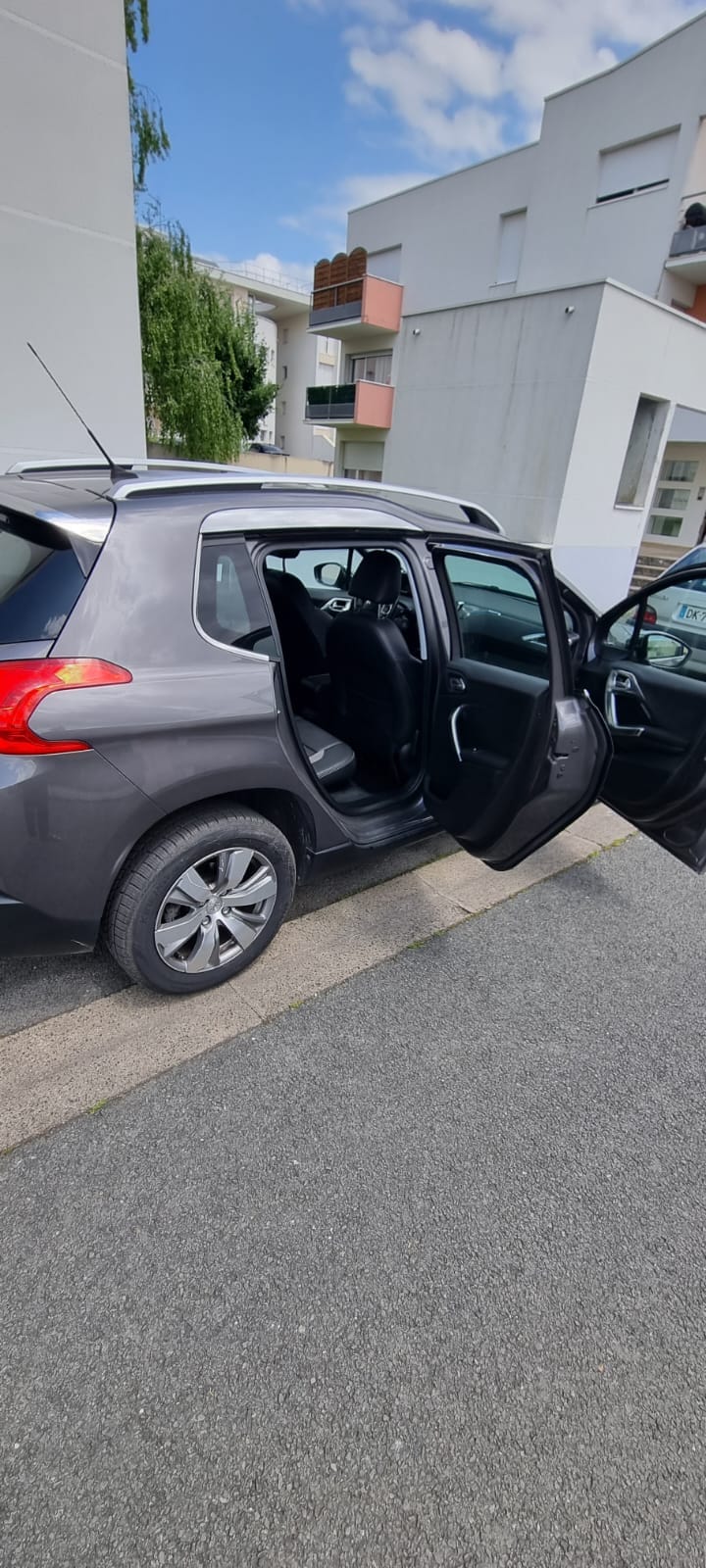 Peugeot e-2008 avec Climatisation