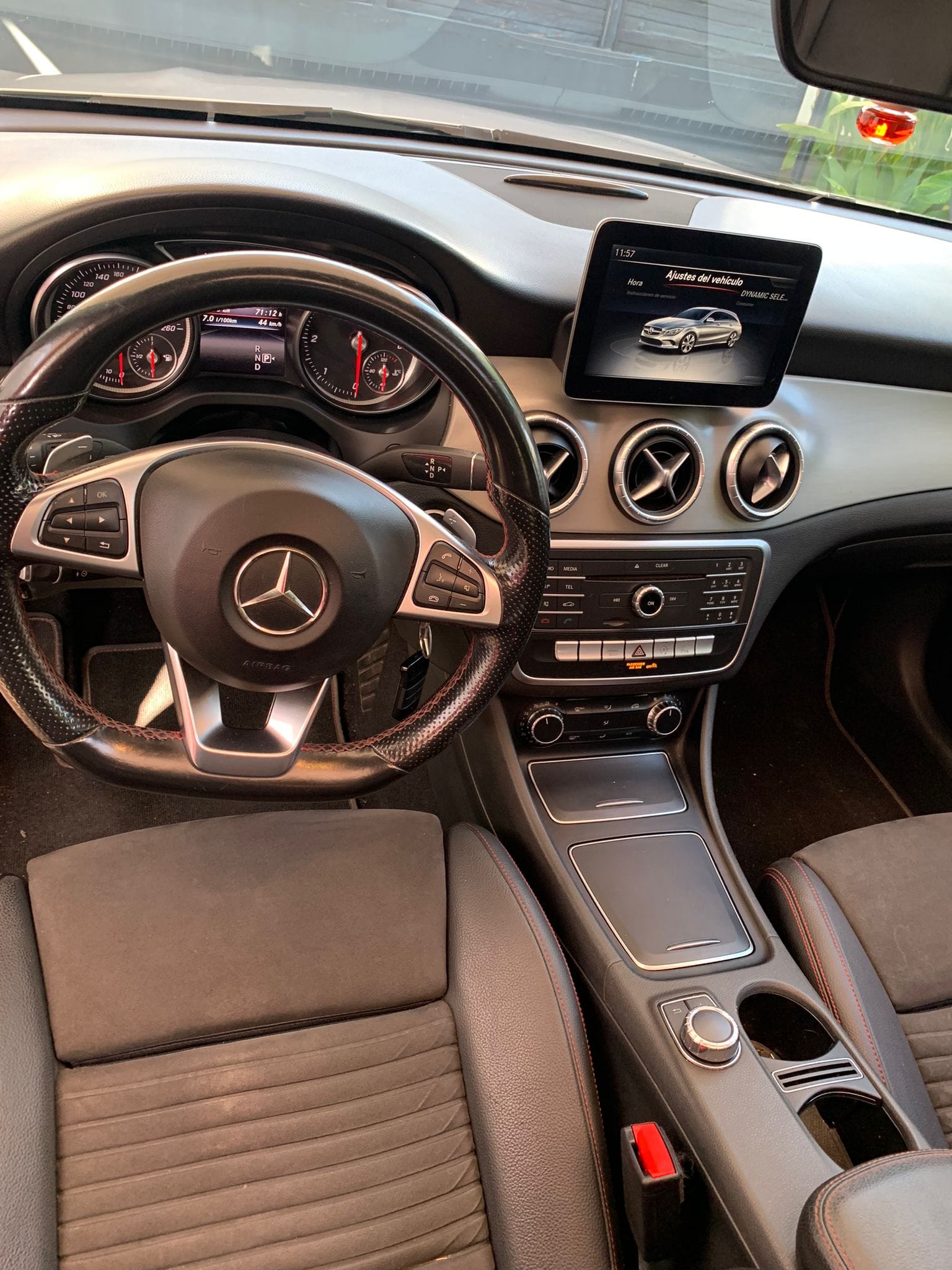 Mercedes-Benz Clase CLA Shooting Break 2200CC-170CV con Android Auto