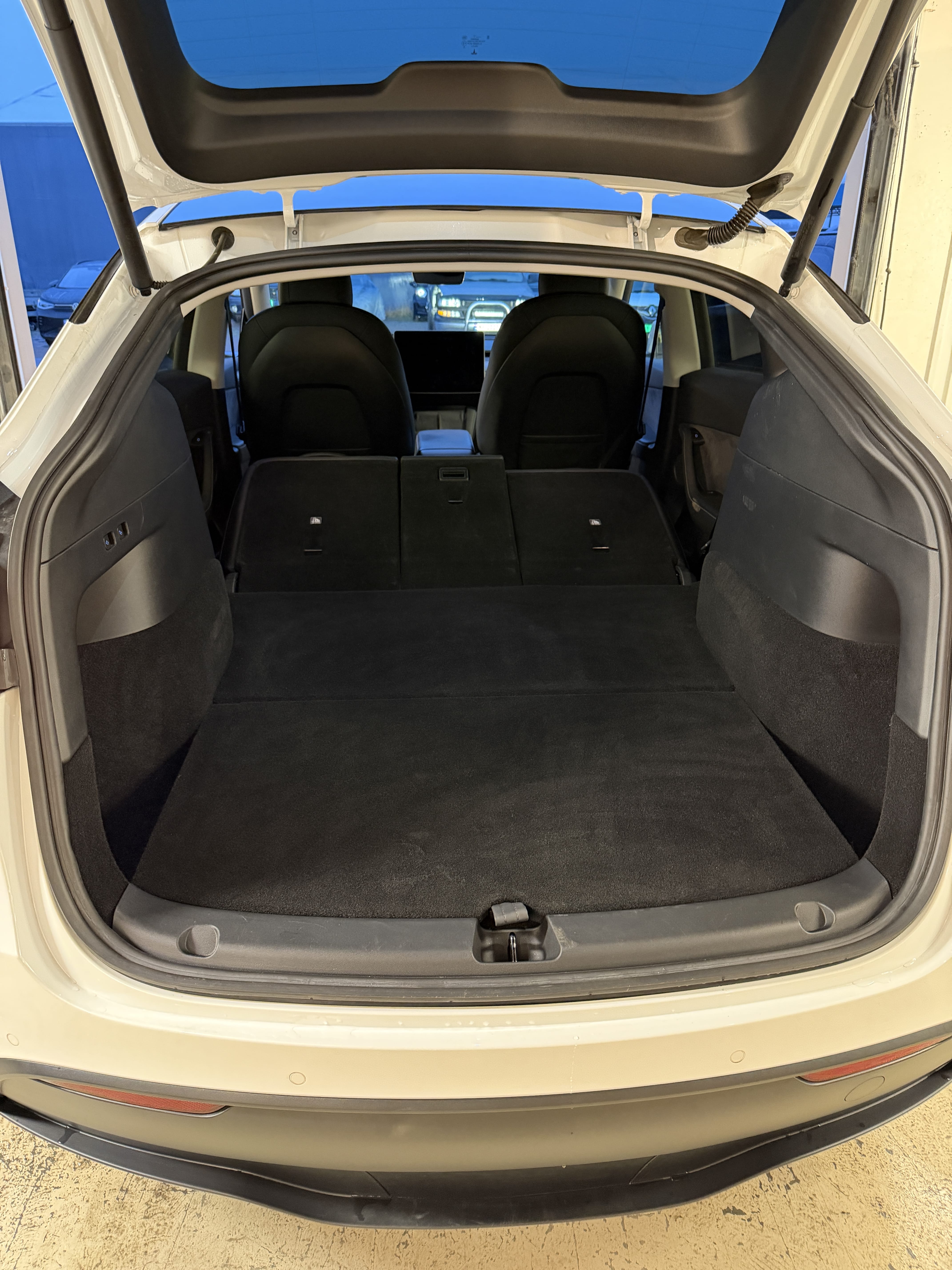 Tesla Model Y Long Range - Enhanced Autopilot med Cruisekontroll