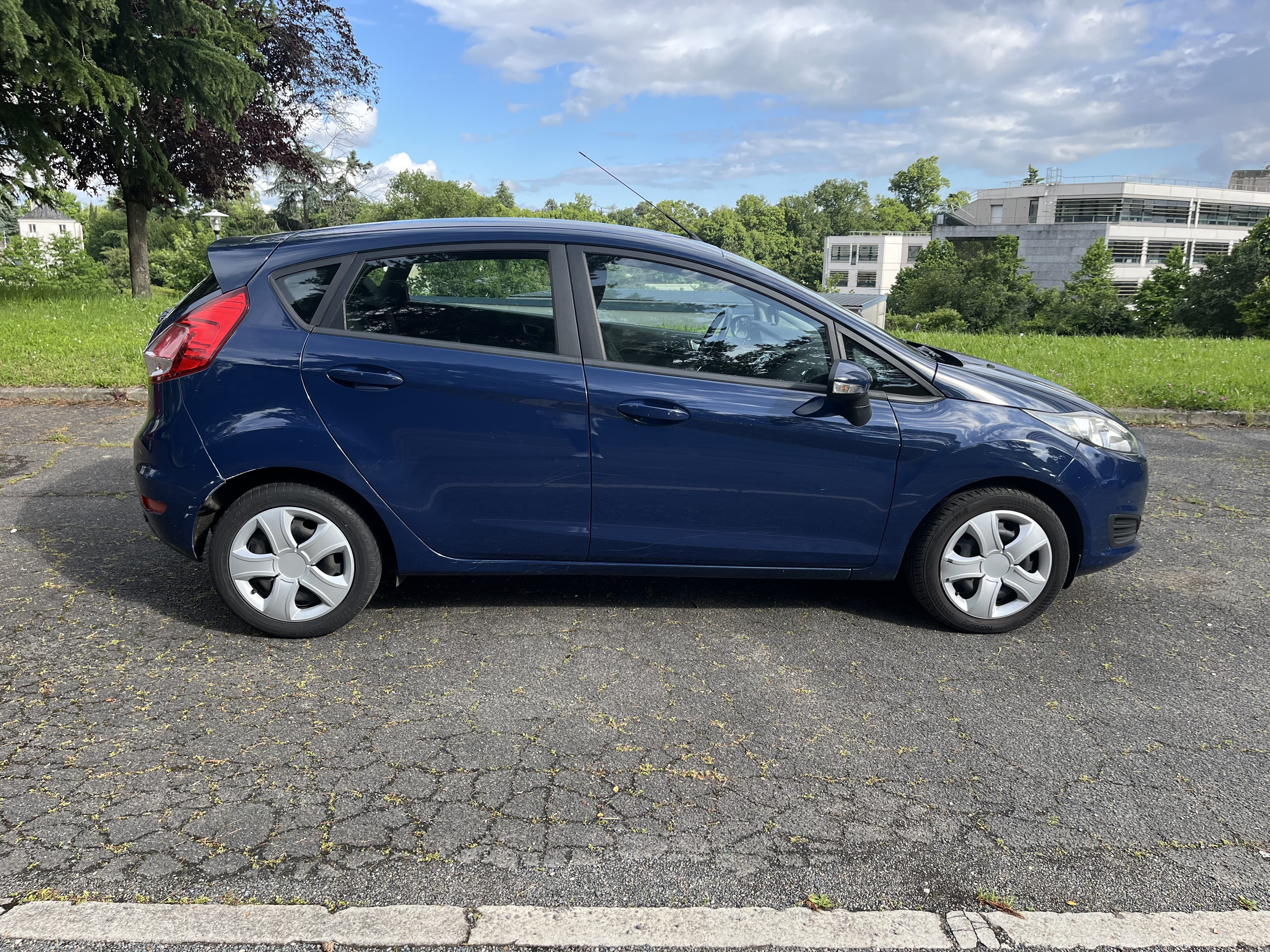 Ford Fiesta avec Climatisation