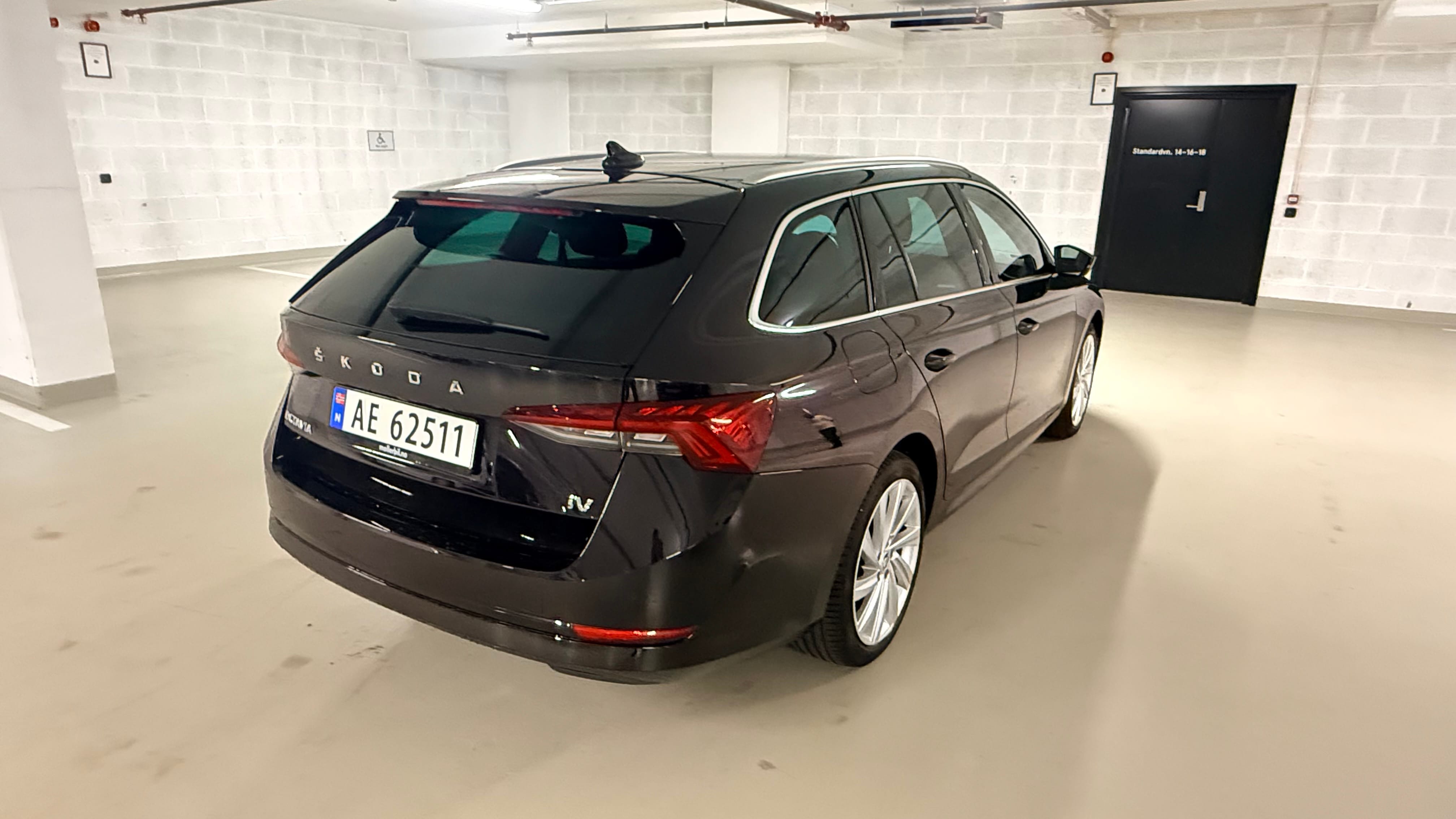 Skoda Octavia Combi med Dashcam