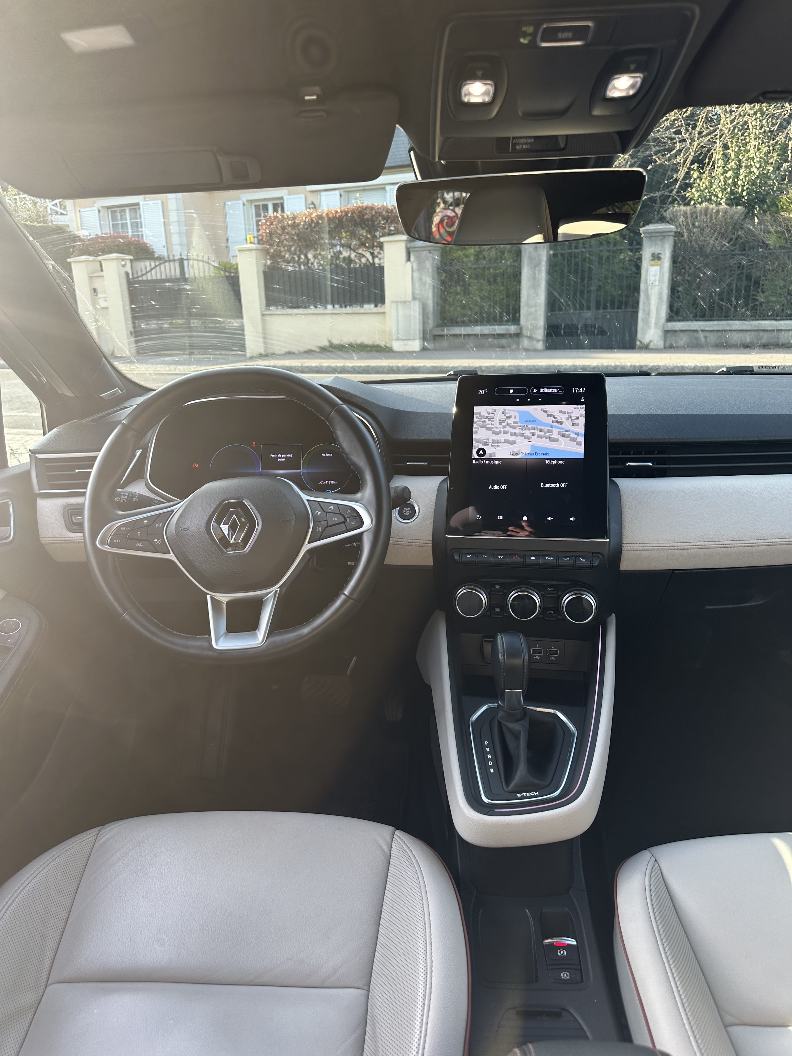 Renault Clio E-tech avec GPS