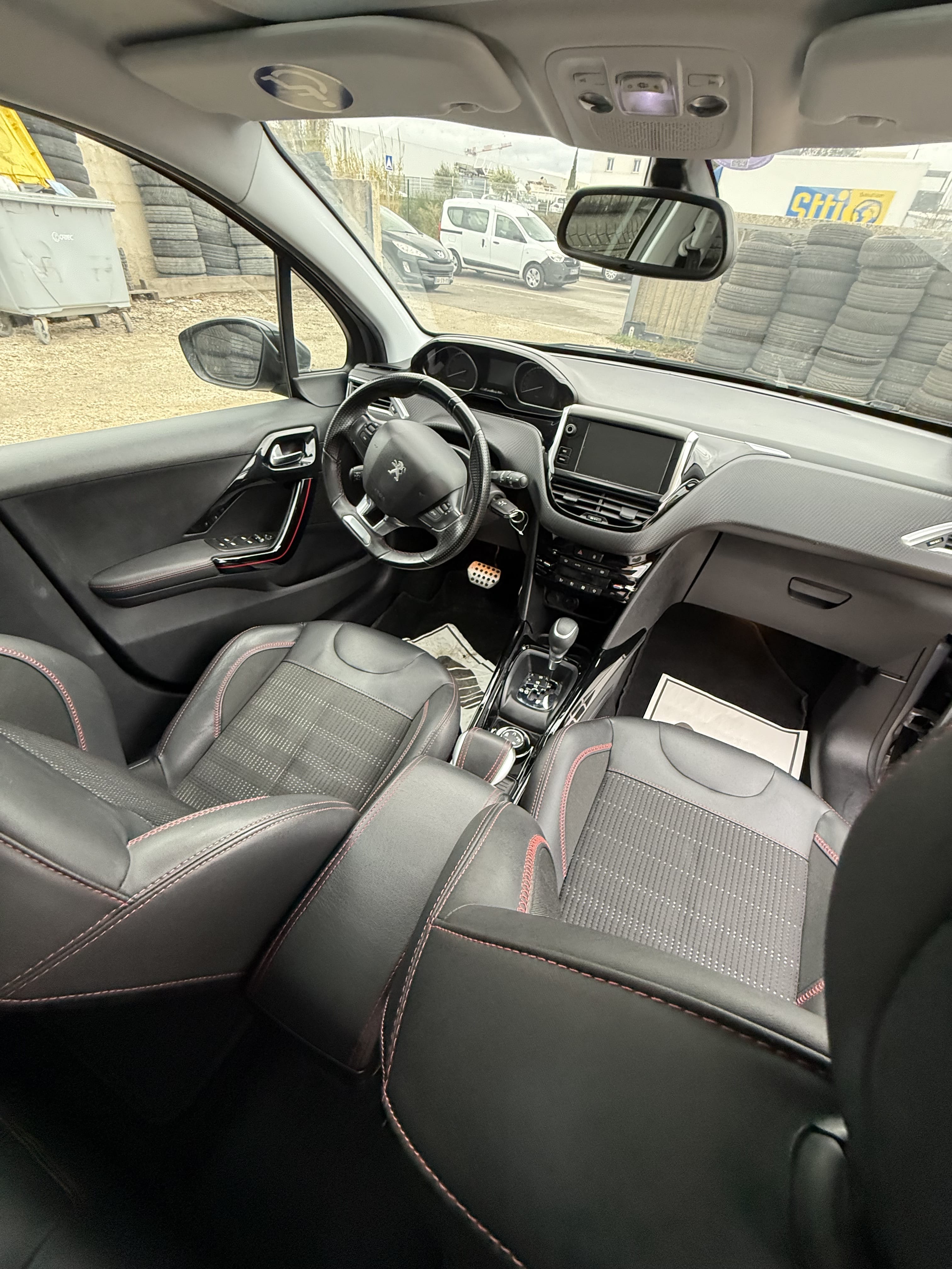Peugeot 2008 avec GPS