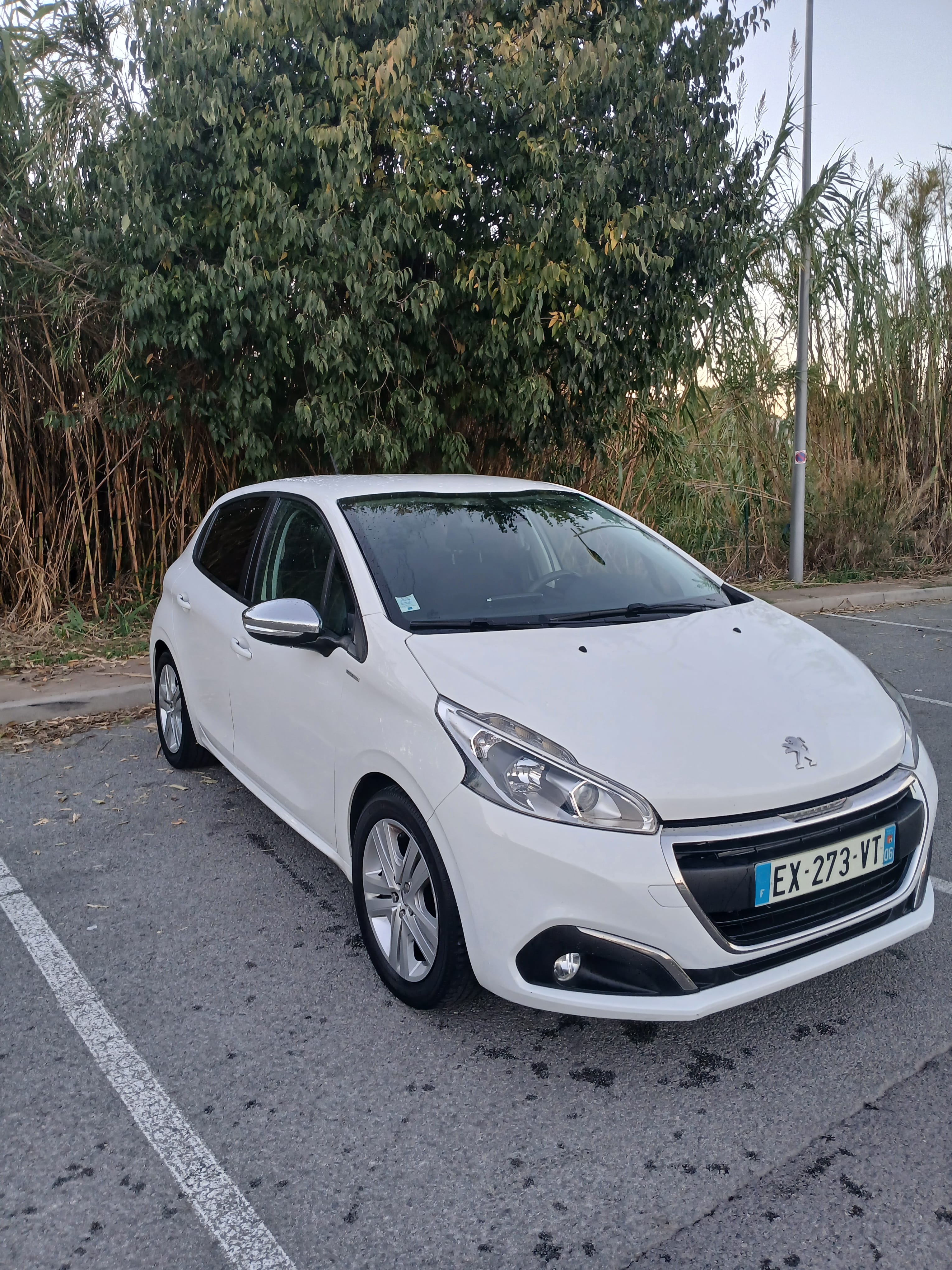 Peugeot 208 avec Climatisation