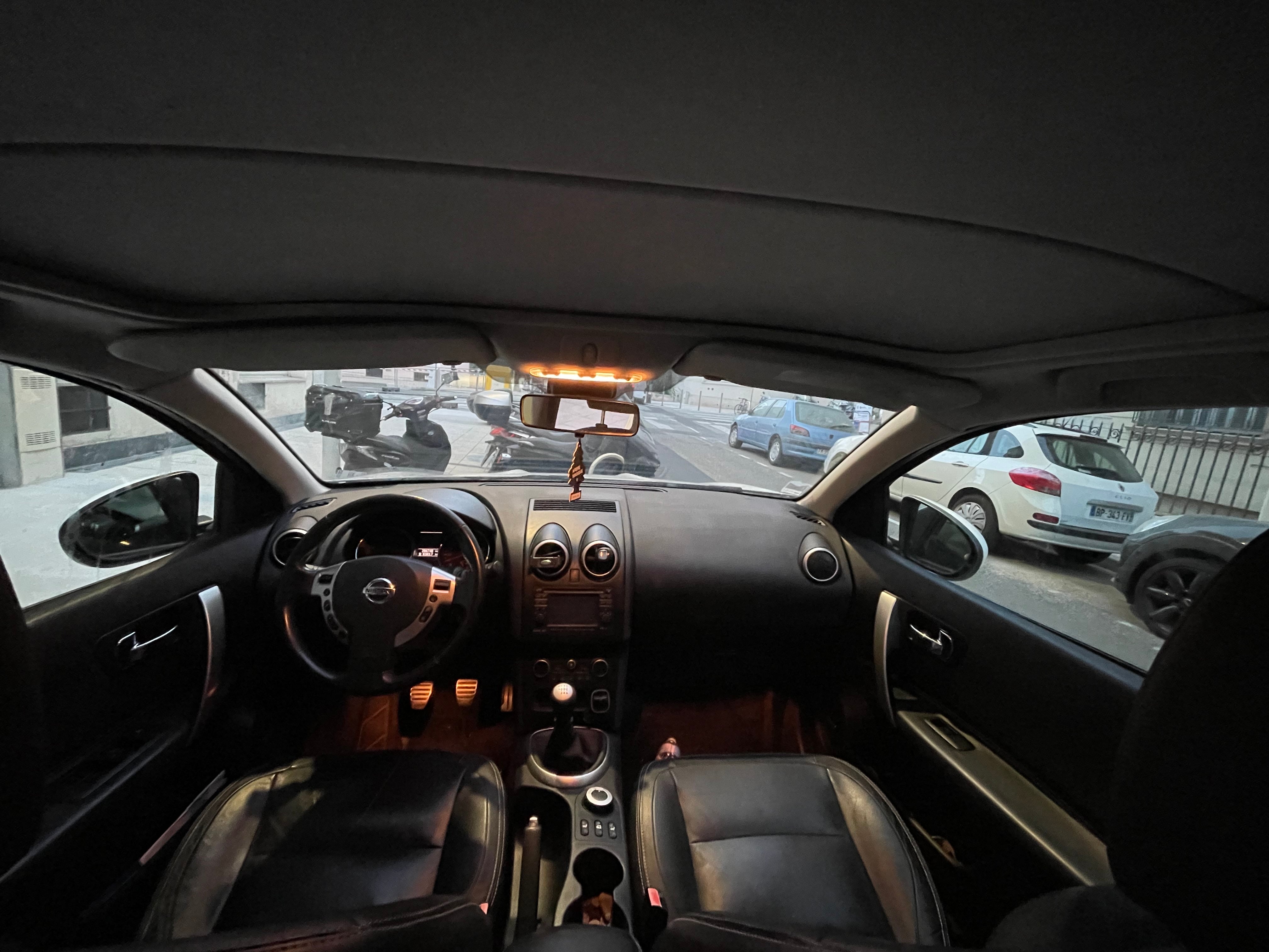 Nissan Qashqai met GPS