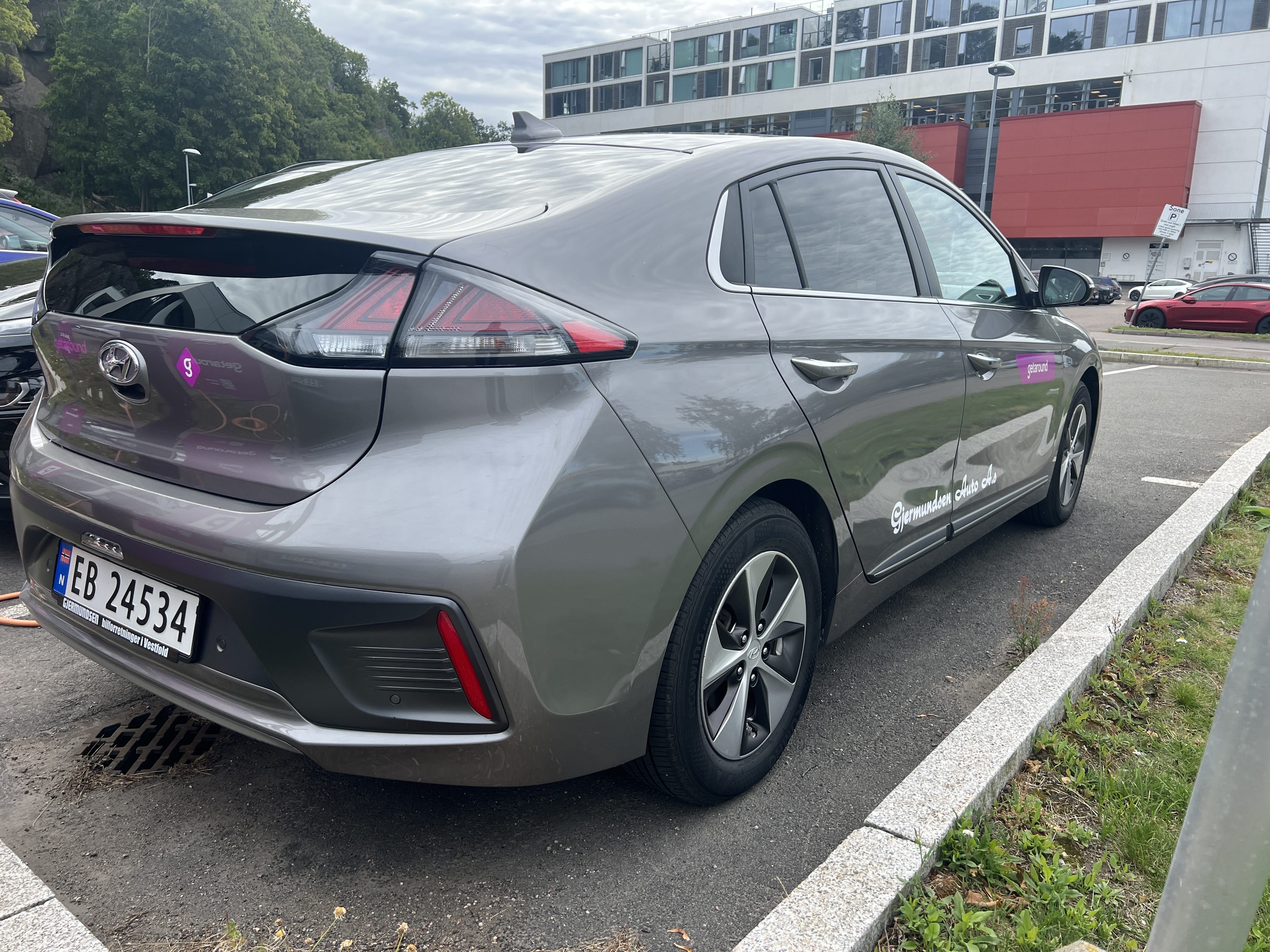 Hyundai Ioniq med GPS