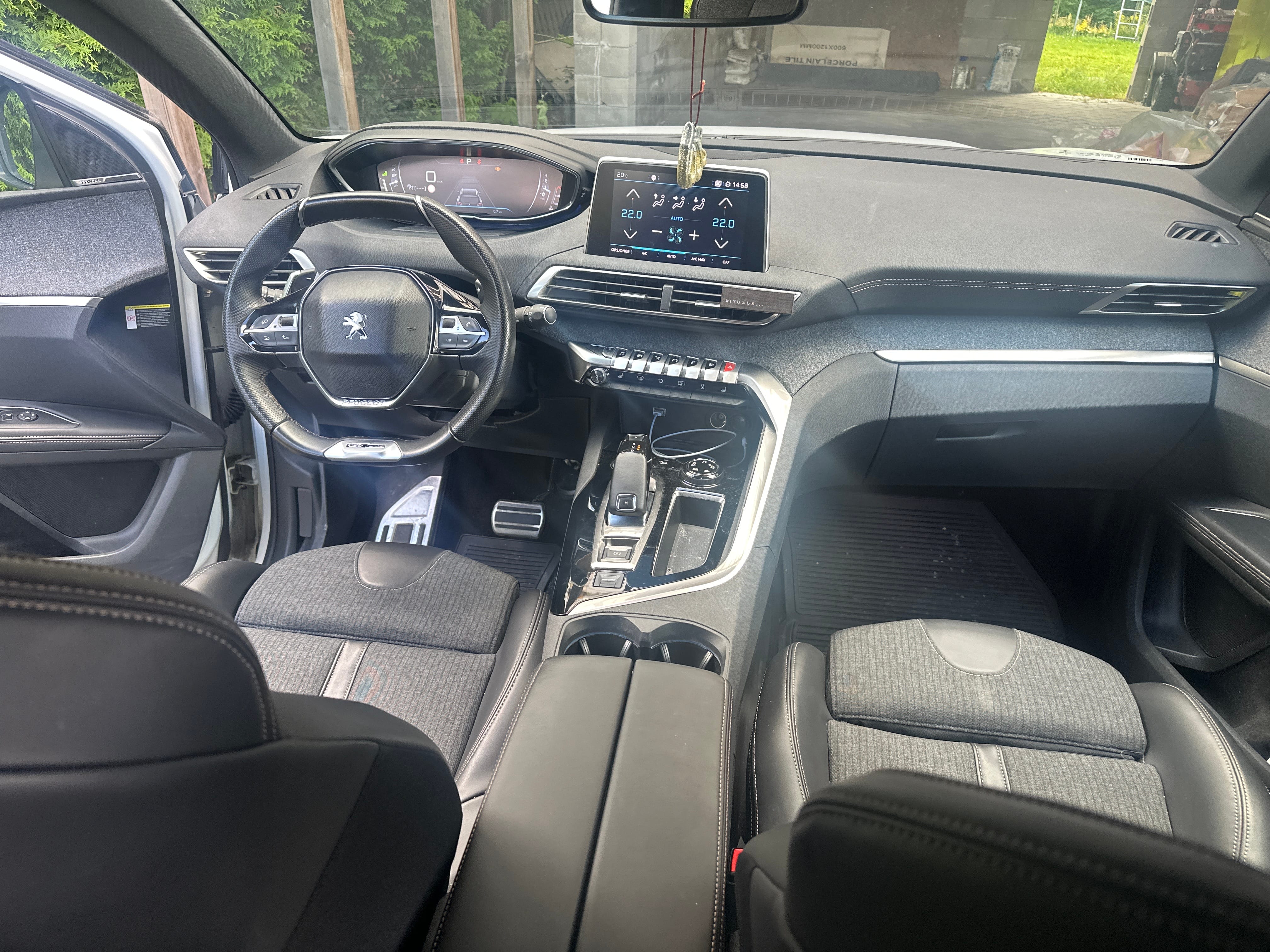 Peugeot 5008 med GPS