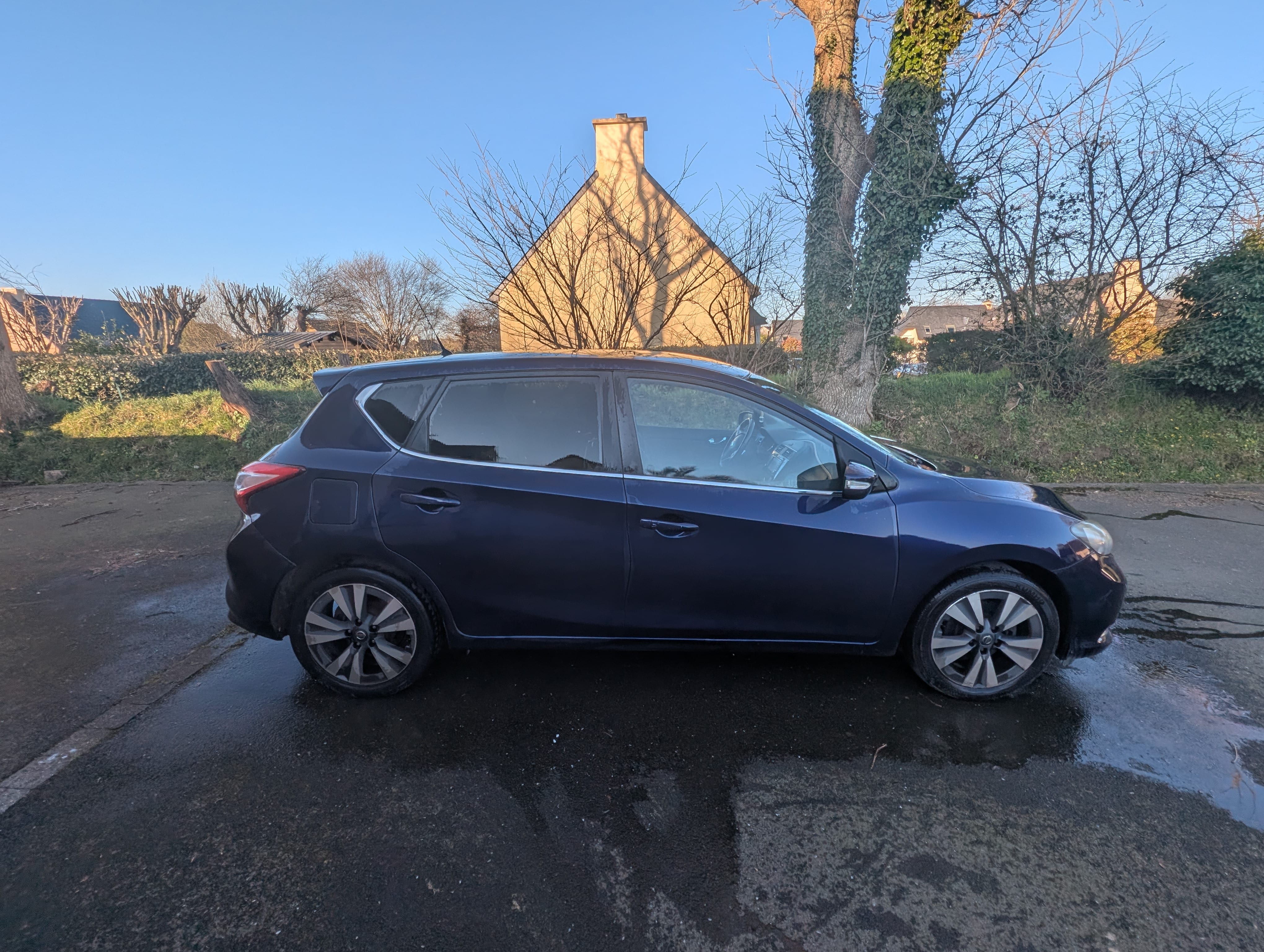 Nissan Pulsar avec GPS