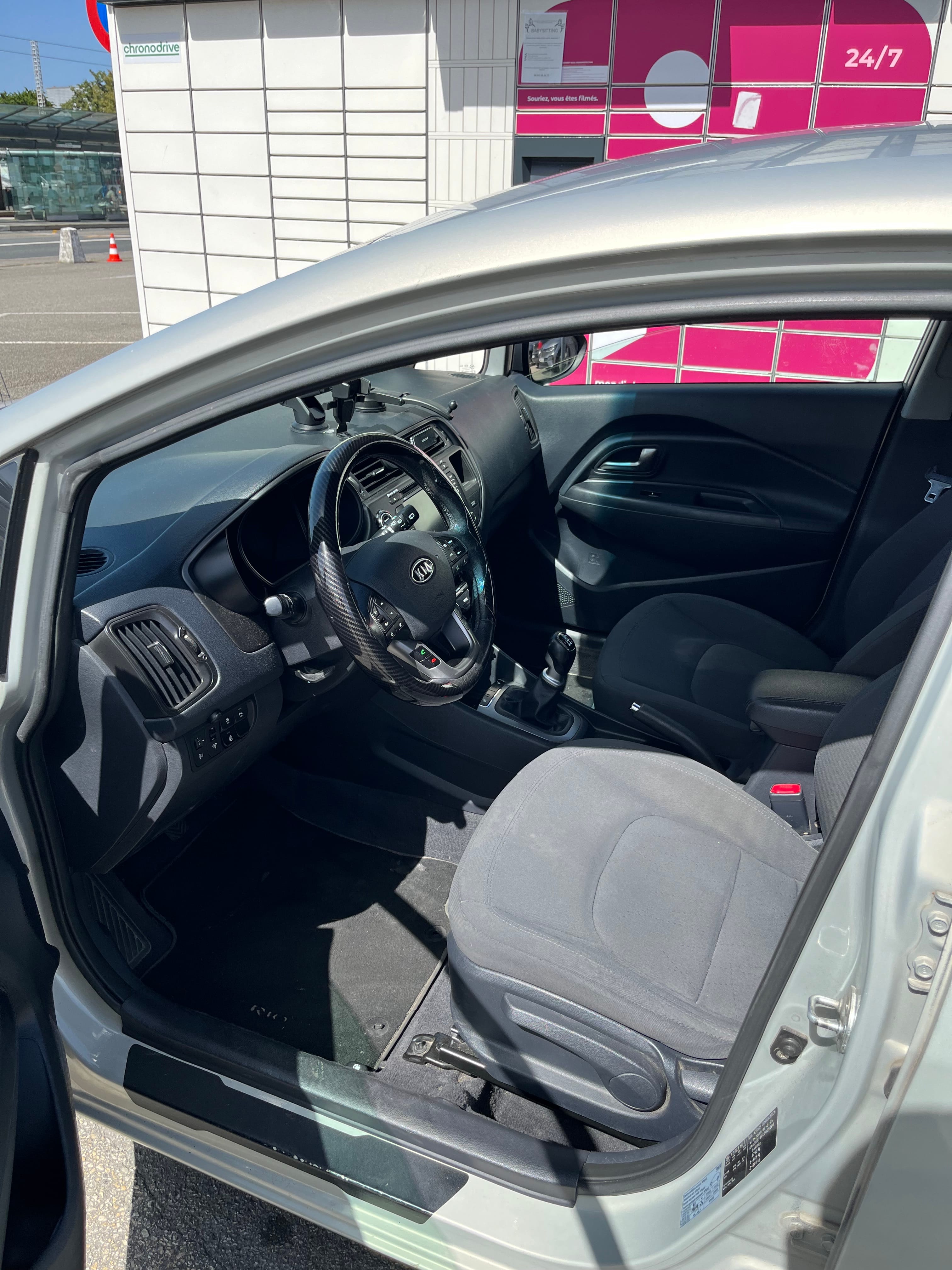 Kia Rio 1.4 CRDI avec Entrée audio / iPod
