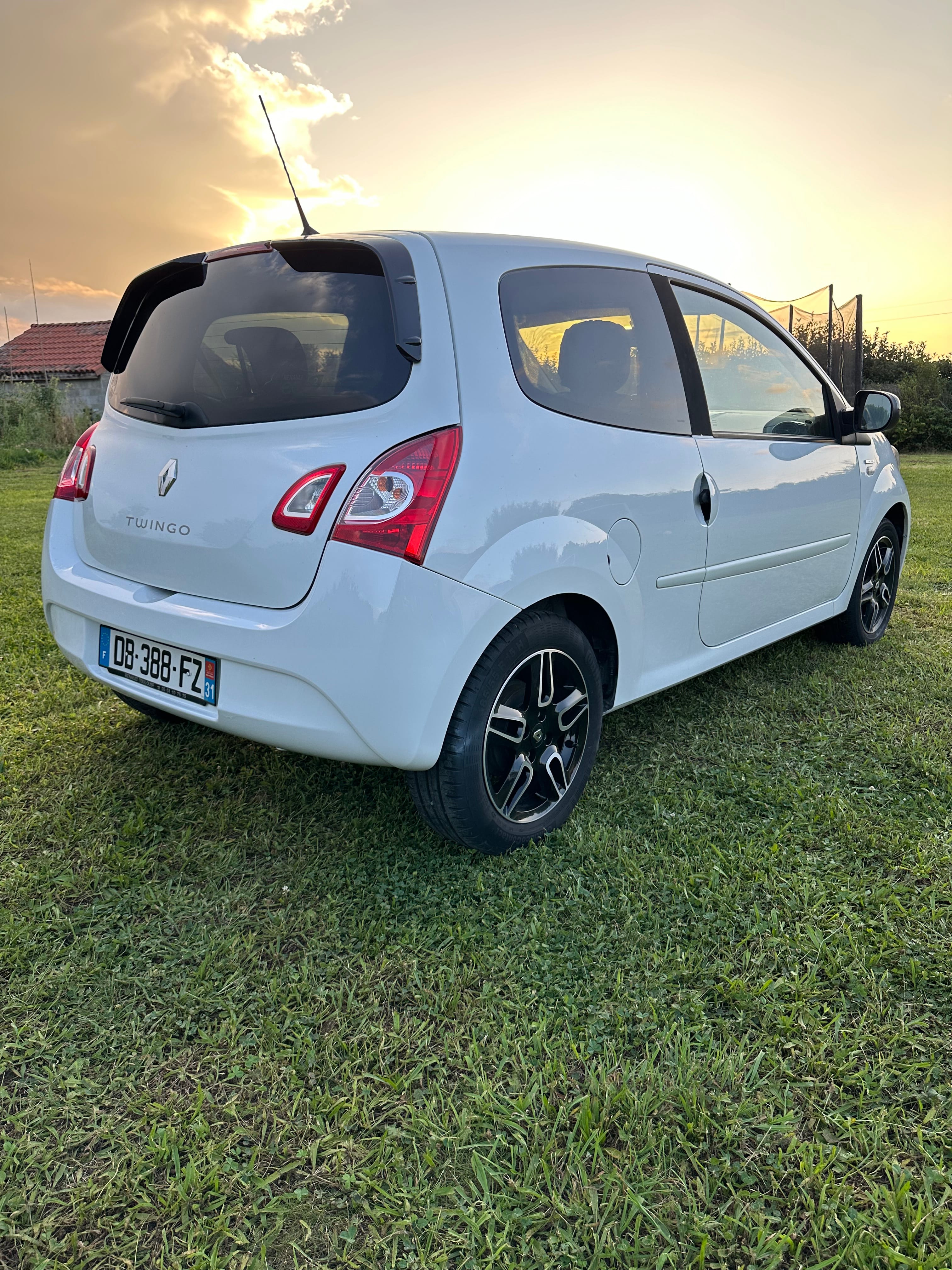 Renault Twingo II, 2013, Essence 98