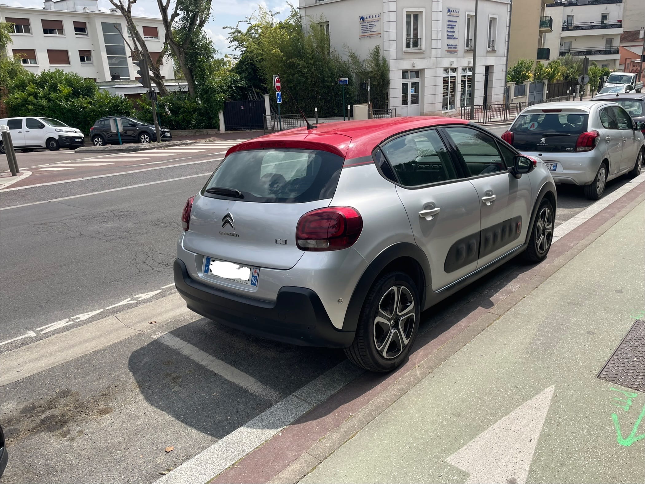 Citroen C3 Shine essence – Confort, économie & polyvalence avec Climatisation