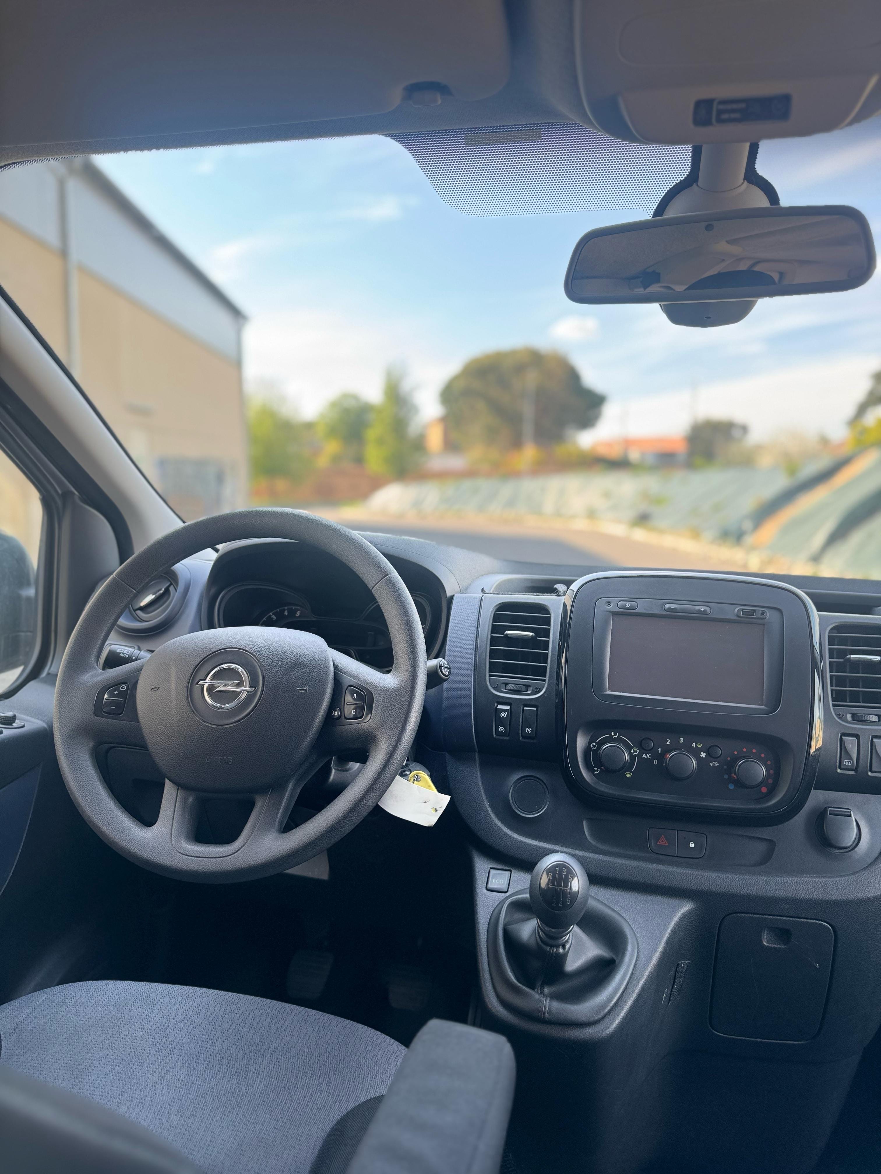 Opel Vivaro avec Android Auto