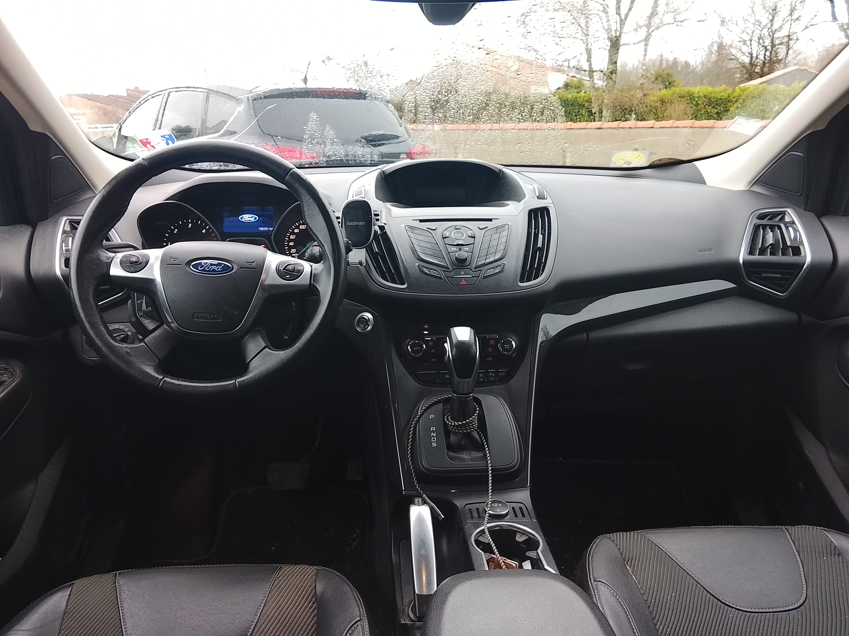 Ford Kuga avec GPS