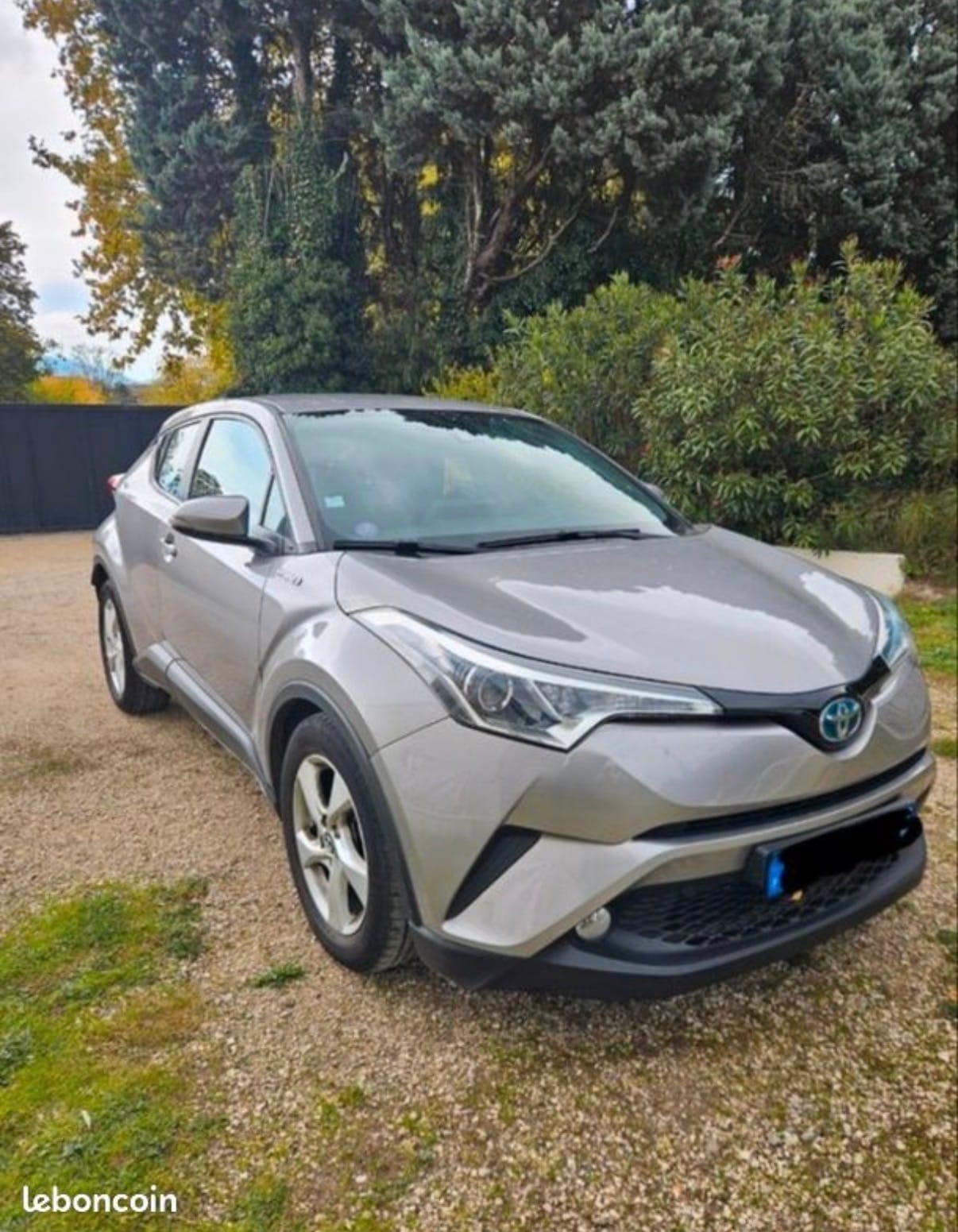 Toyota C-HR Hybrid, 2017, Essence 95 / Électrique (hybride), automatique