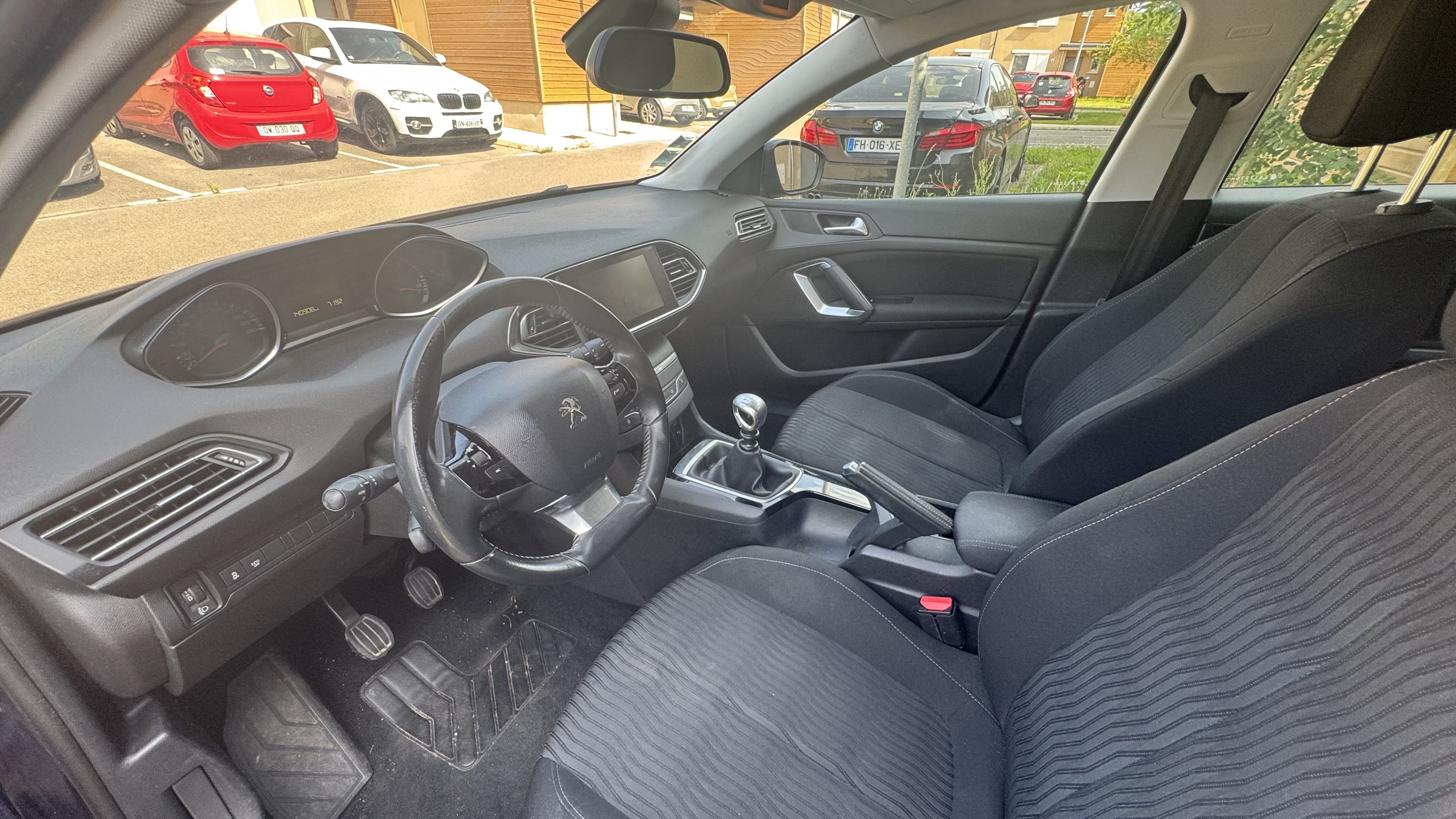 Peugeot 308 avec Entrée audio / iPod