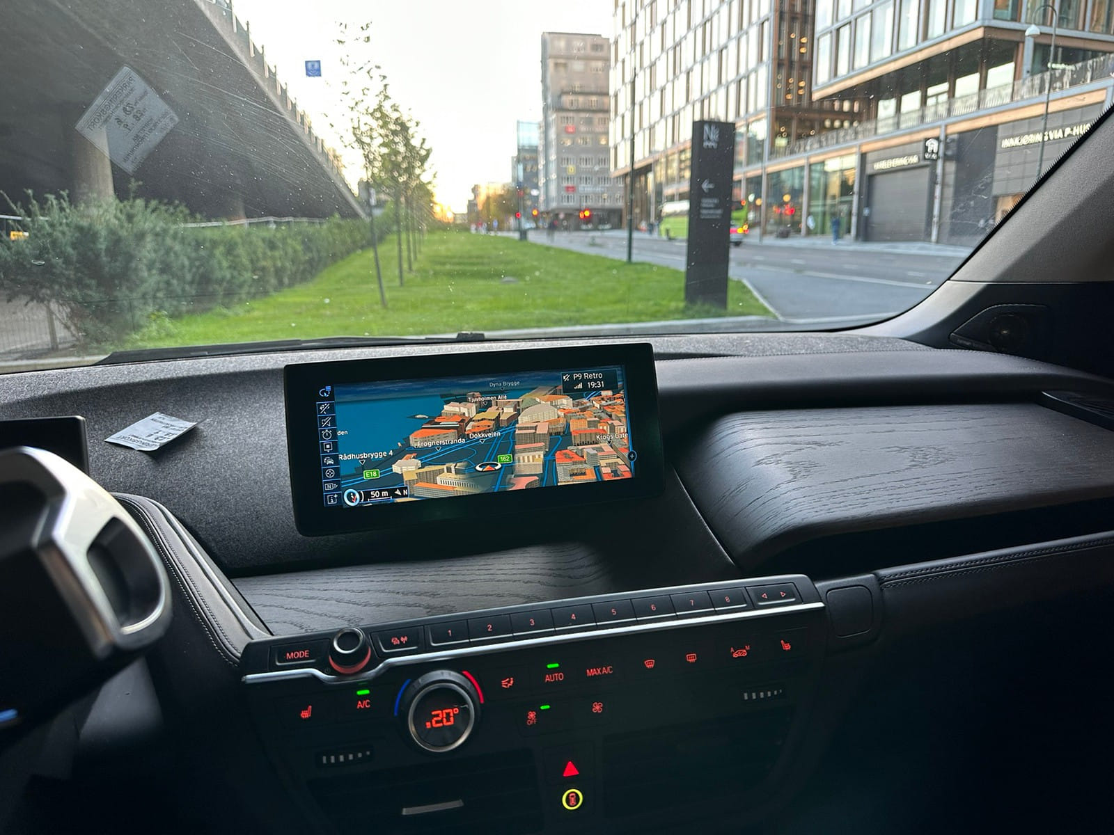 BMW i3 med Babysete