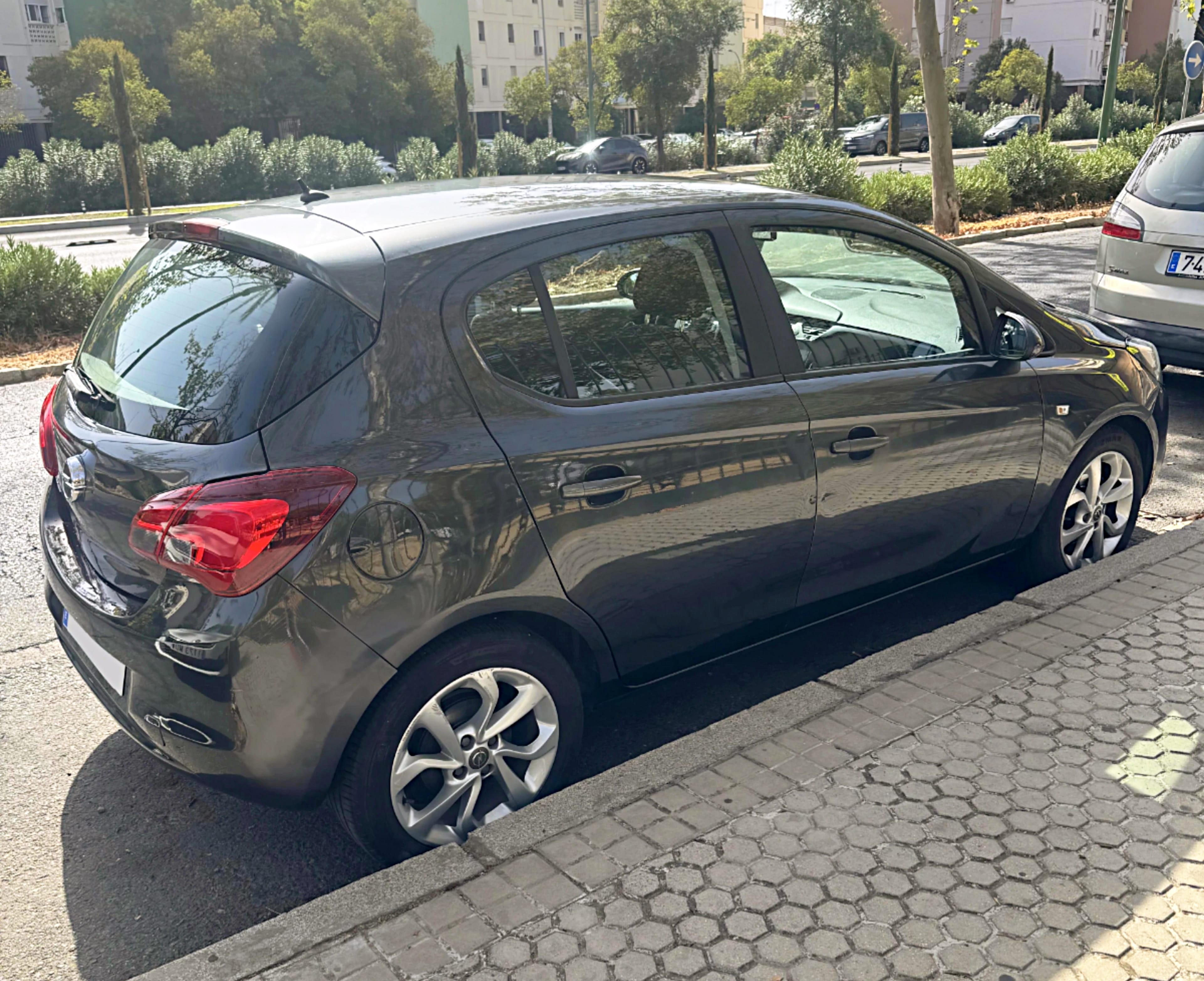 Opel Corsa 1.4T 90CV con Aire acondicionado