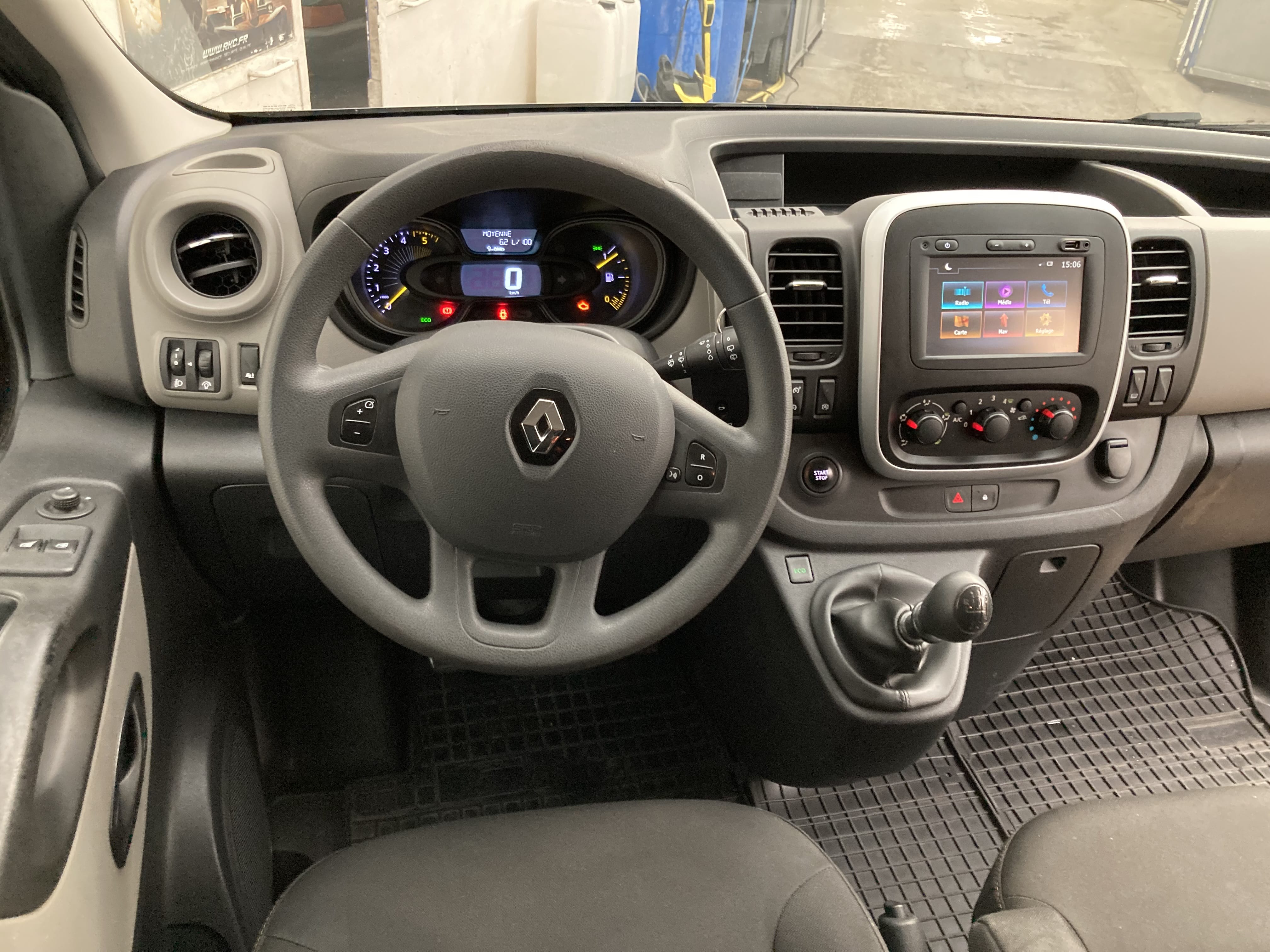 Renault Trafic Passenger  Pneus neiges 1.6 HDI 9 Places et Grand coffre avec Régulateur de vitesse