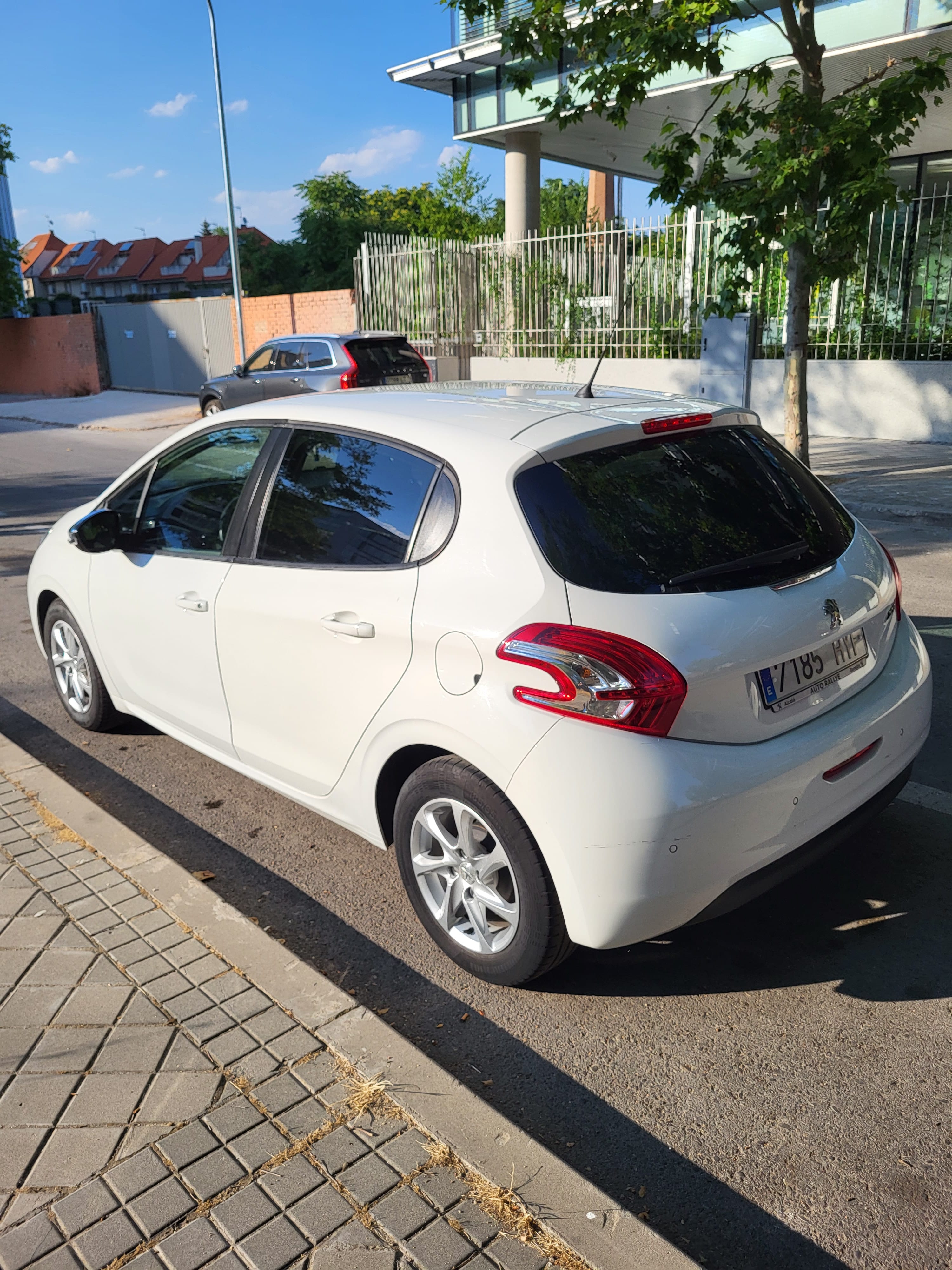 Peugeot 208 con Aire acondicionado