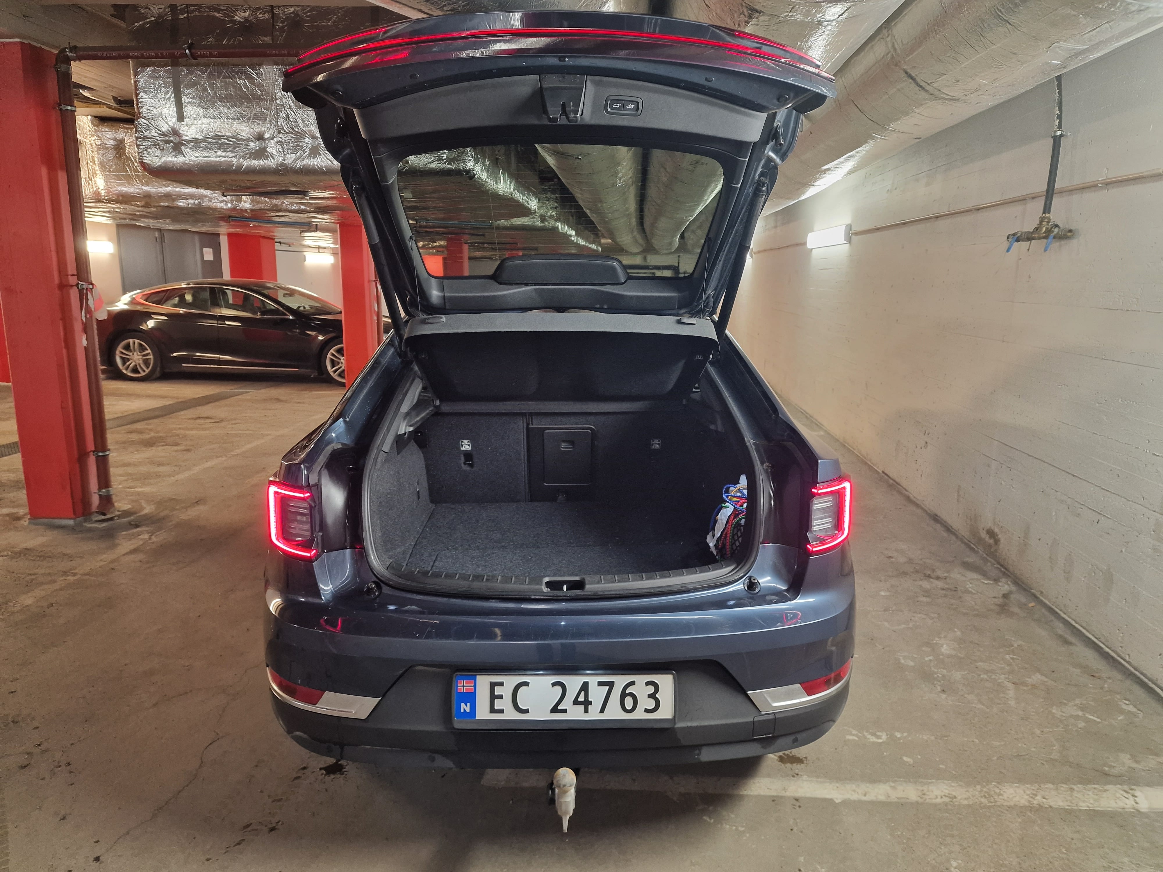 Polestar 2 Long Range Dual Motor Performance Dual Motor 300 kW 408 hk med Firehjulstrekk