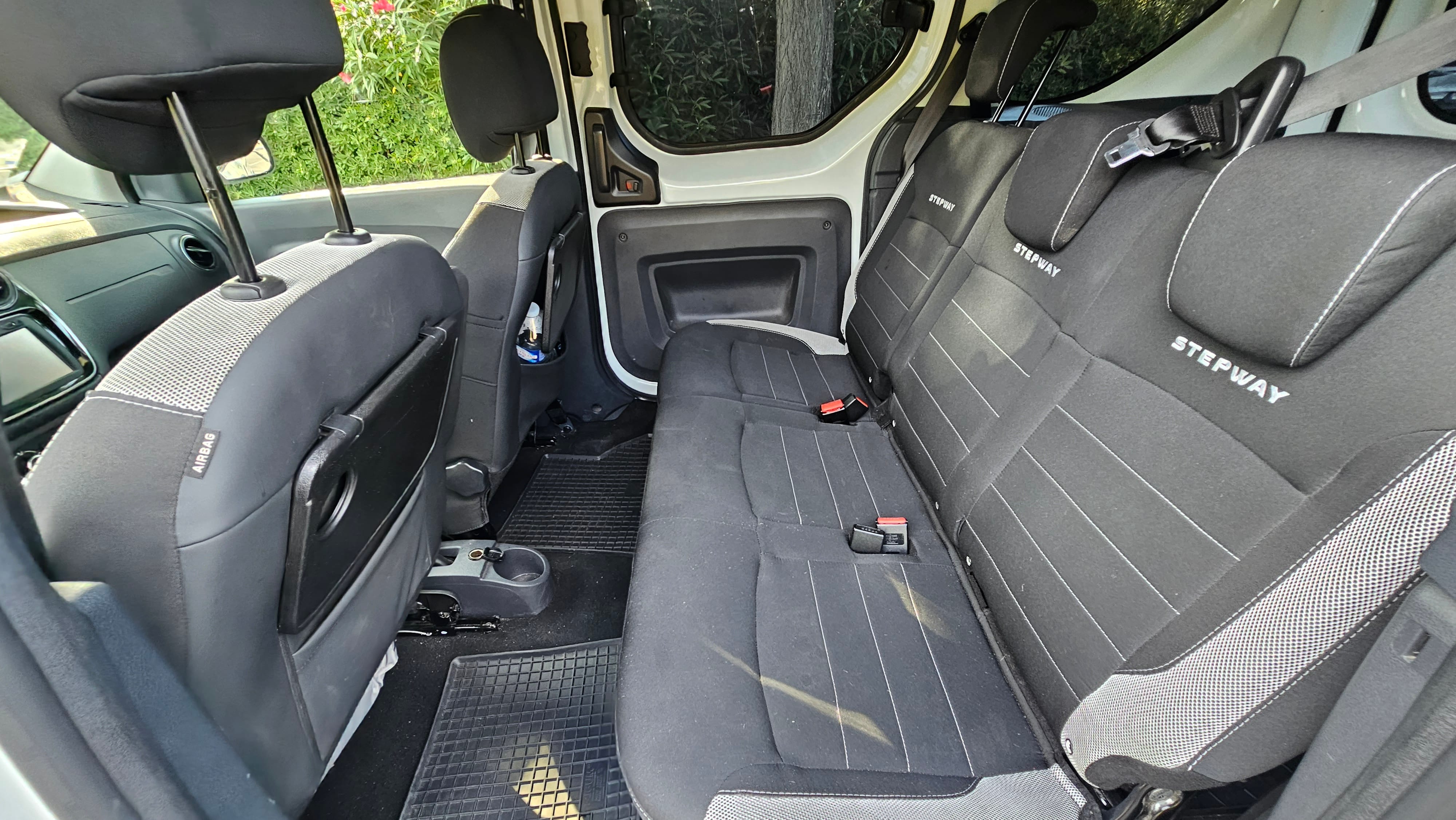 Dacia Dokker Van avec Siège bébé